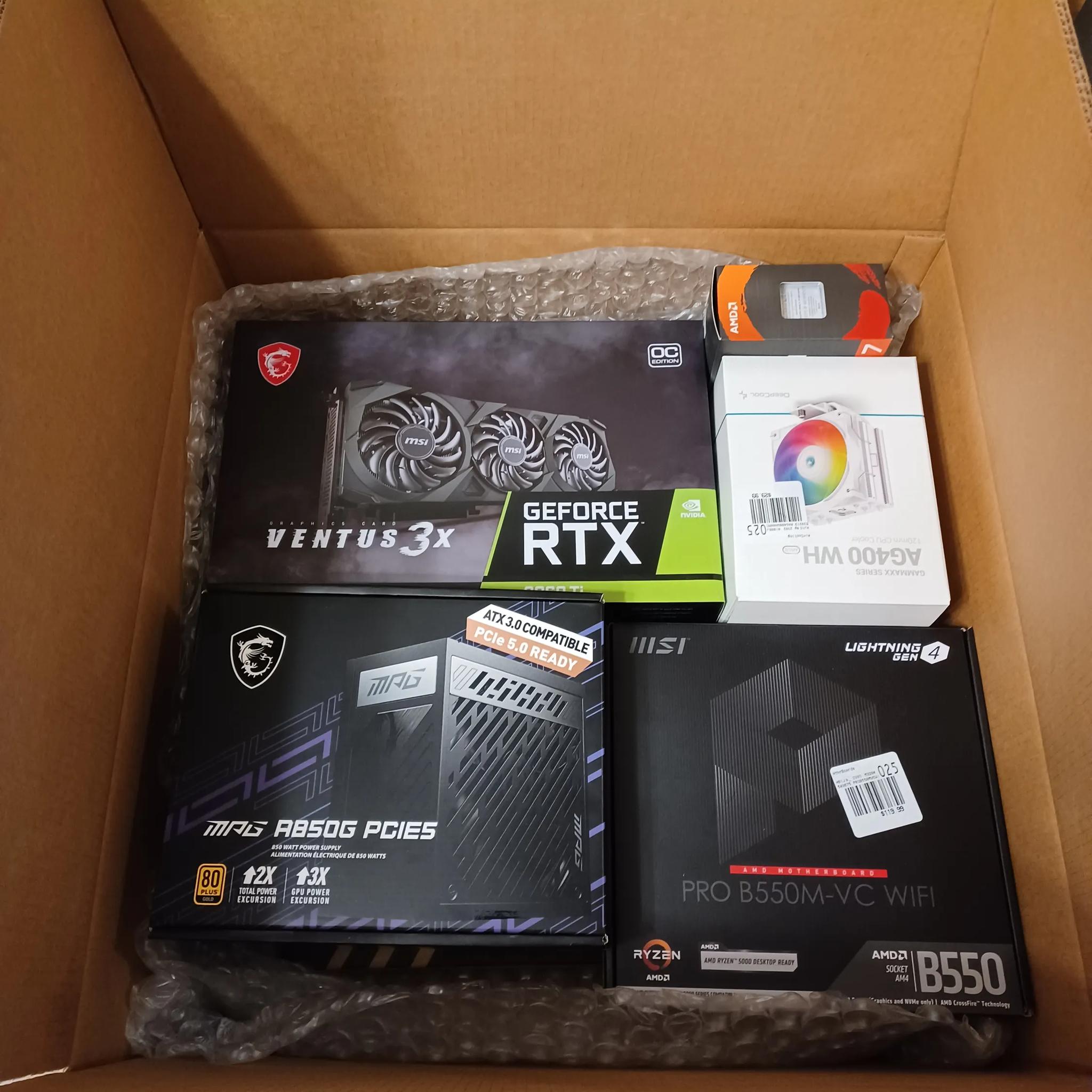 White & Black 2K Gaming Mid-Tower (Ryzen 7 5800X + RTX 3060 Ti + DDR4-3200 CL16 2x8GB)