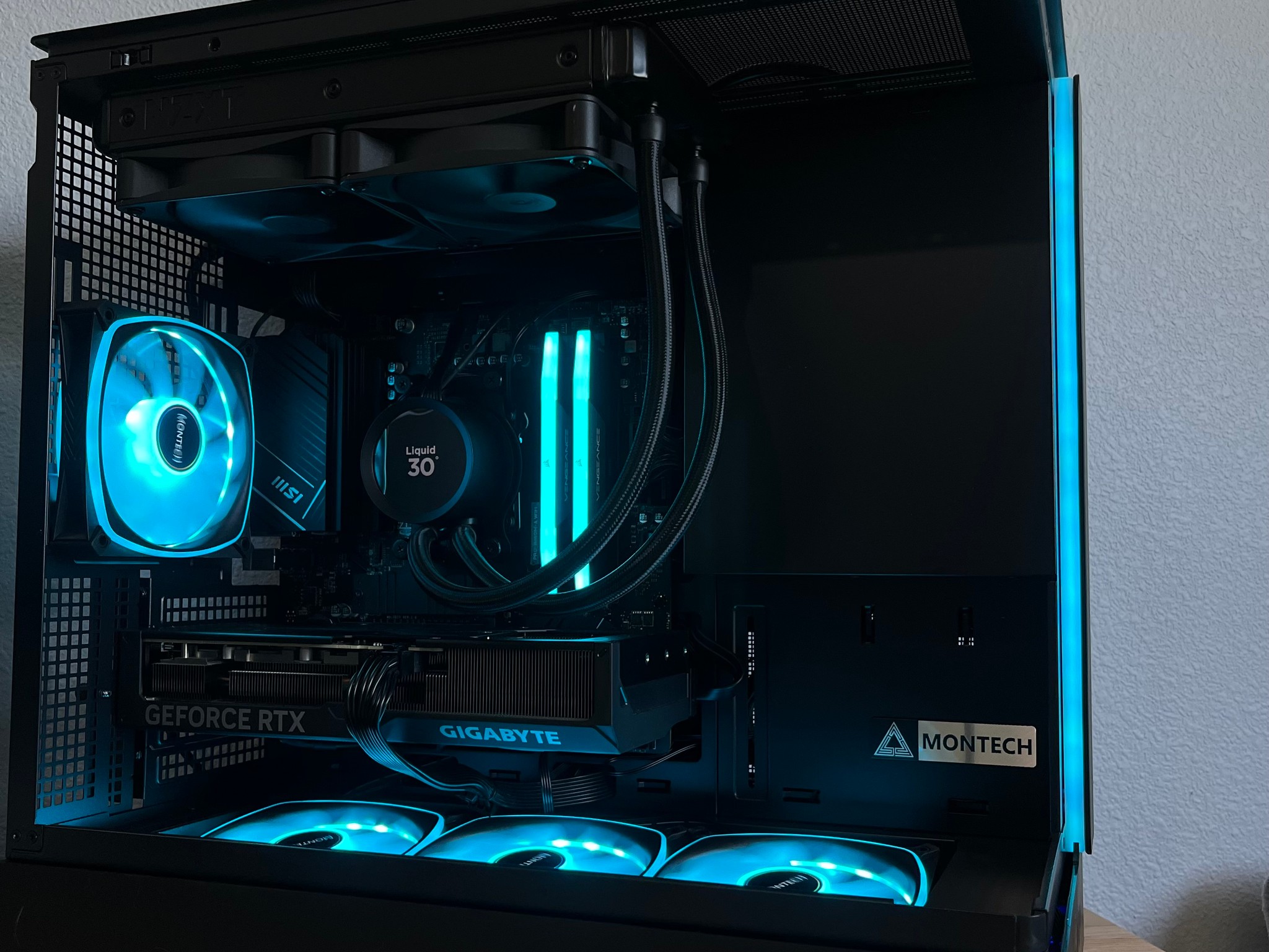 Gaming PC - RTX 4070 | 7600x | 32gb DDR5 | 1TB NVME