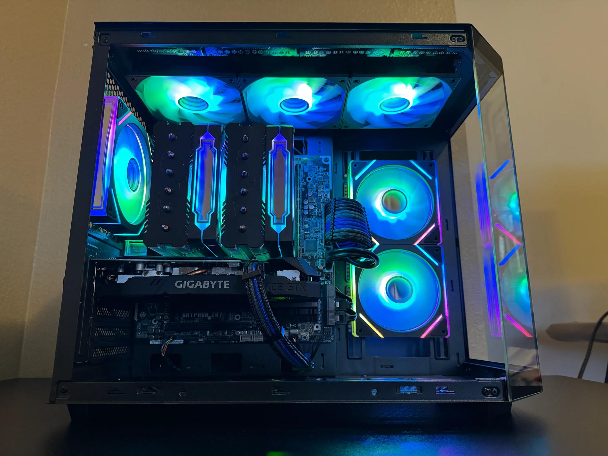 i7 4770K | GeForce GTX 1660 Ti | 16GB Ram | 1.5 TB Storage | WiFi & Bluetooth