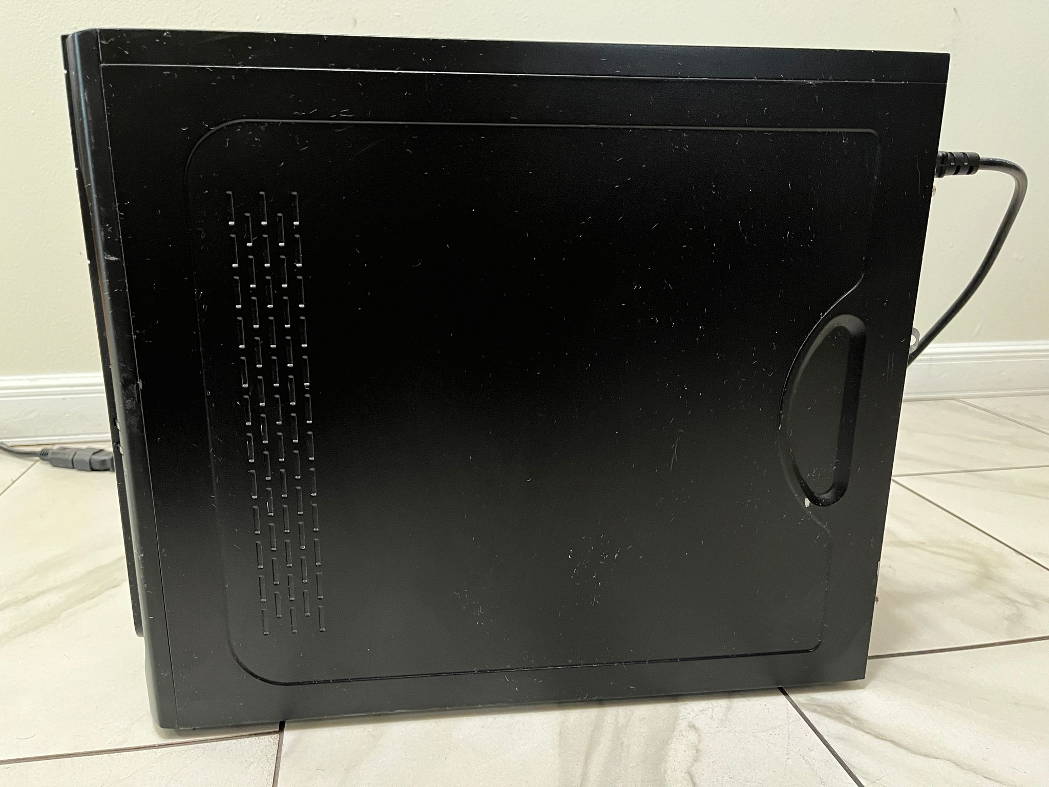 NVIDIA RTX 3060 Ti, Intel Core i5-9400, 16GB RAM, 500GB SSD - Sleeper Gaming PC w/ Wi-Fi & BT
