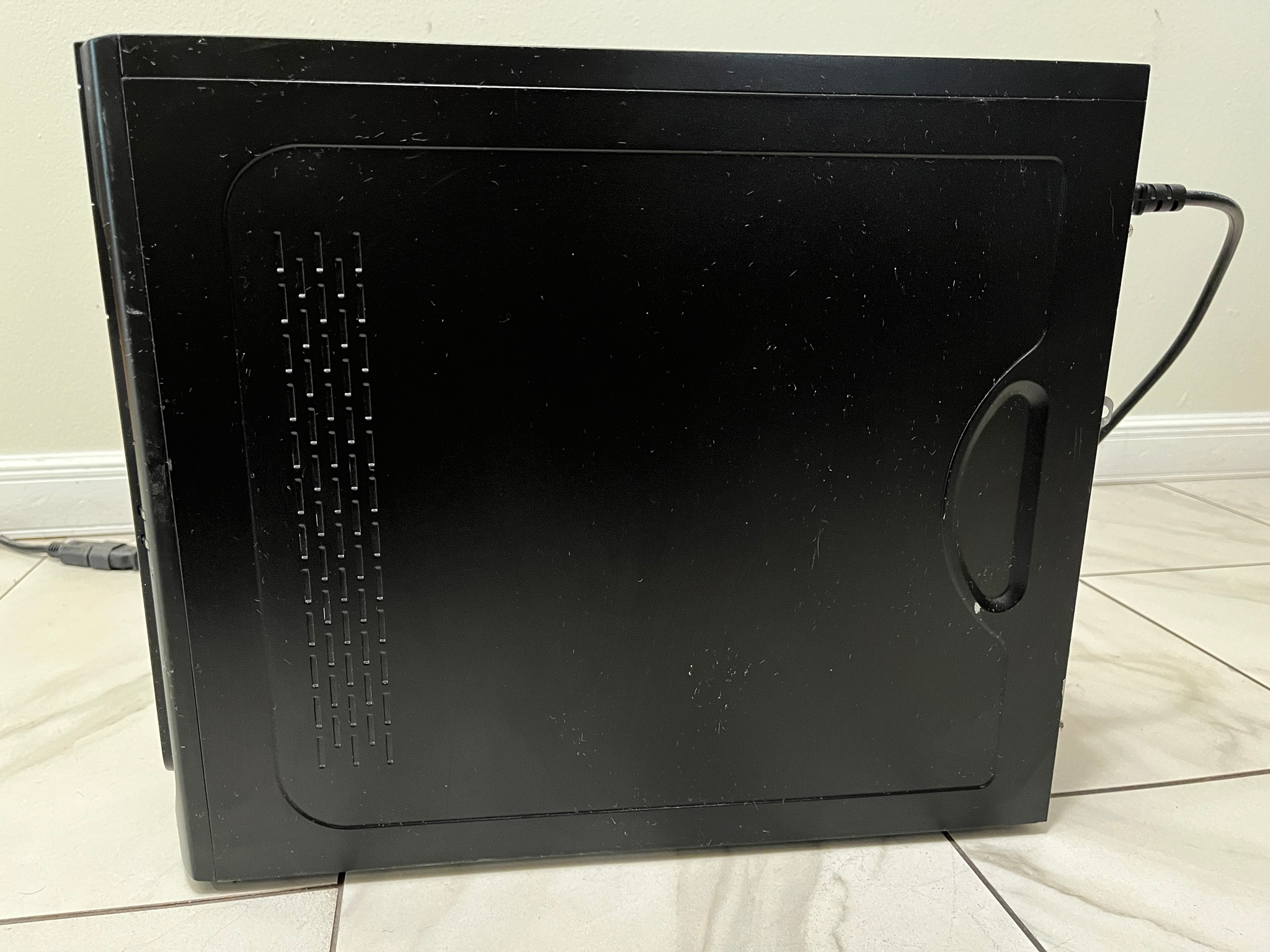 NVIDIA RTX 3060 Ti, Intel Core i5-9400, 16GB RAM, 500GB SSD - Sleeper Gaming PC w/ Wi-Fi & BT