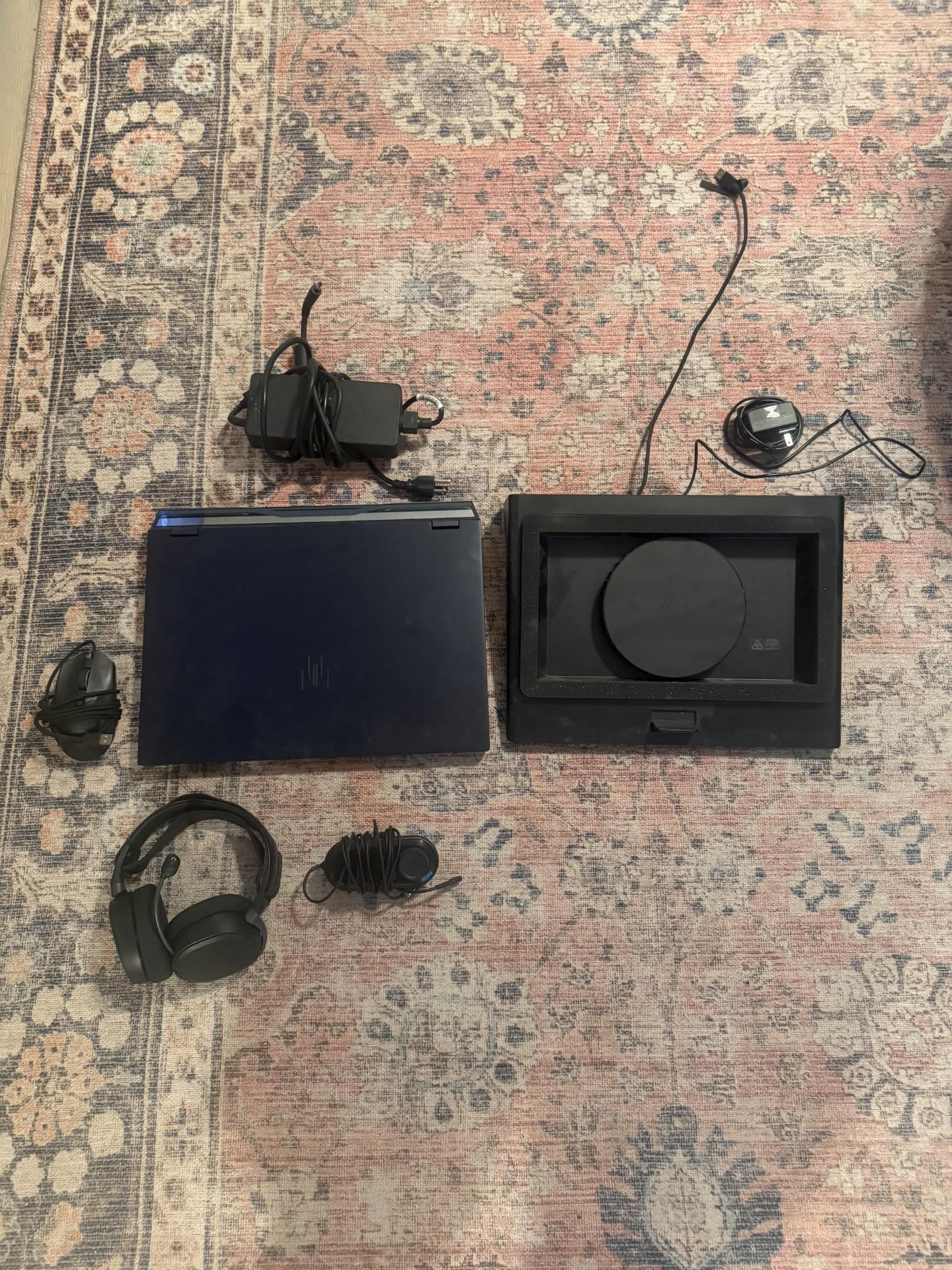 Full Setup - Predator Helios 18 - Accessories Included