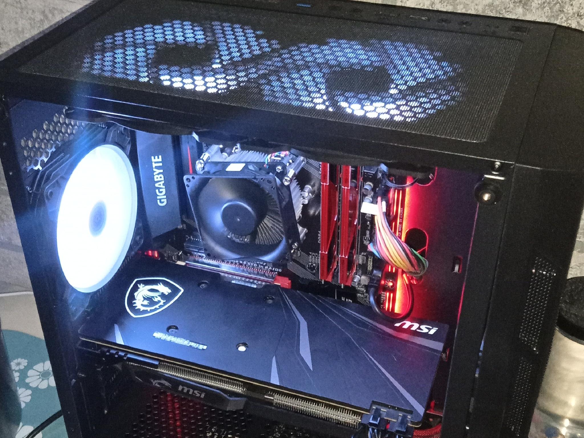 Gaming Pc/i5 6600k/Rx 5600 XT/16GB DDR 4/512 SSD HD/WIN 11 PRO/WIFI