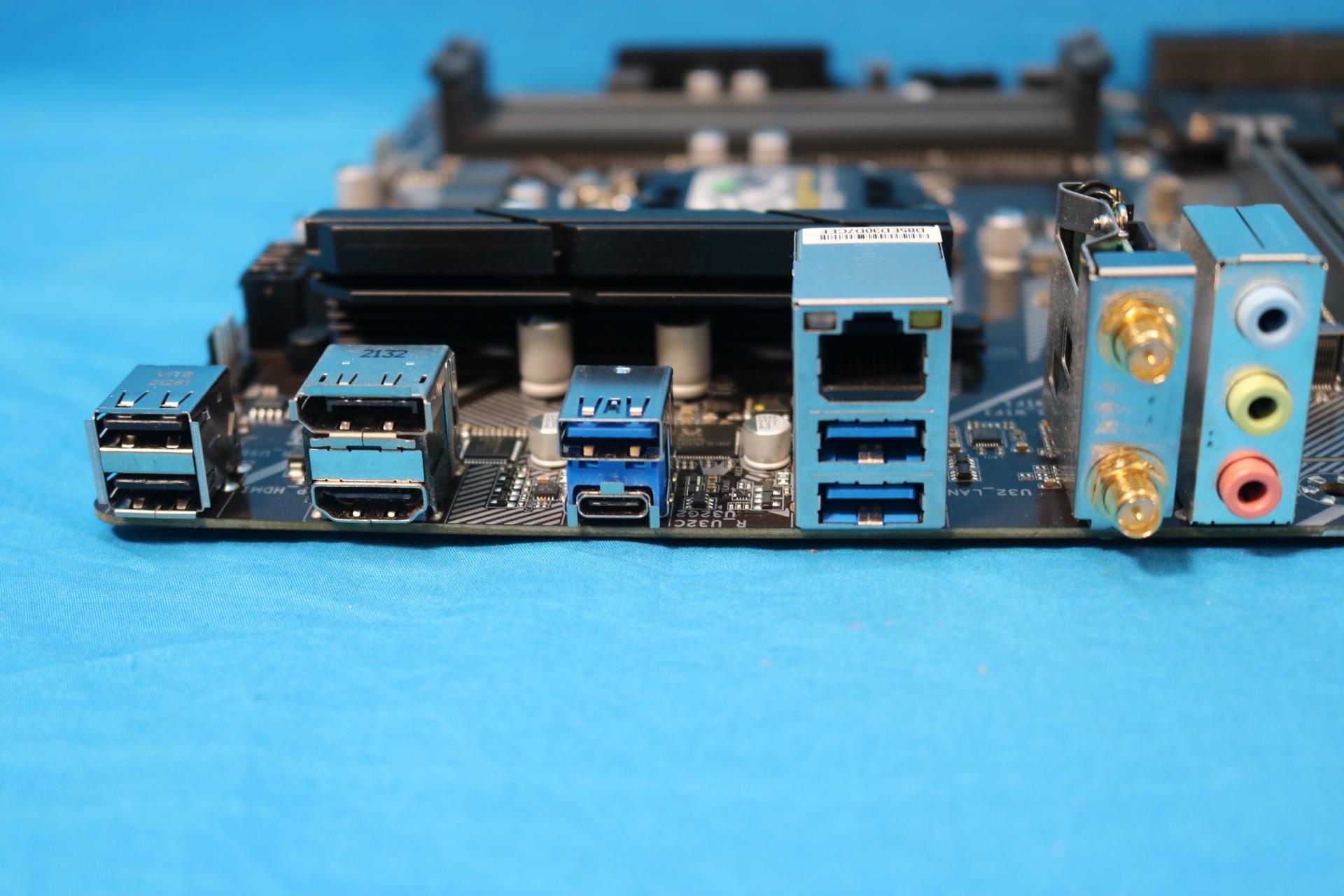 Gigabyte B560 DS3H AC Intel Socket LGA1200 DDR4 ATX Desktop Motherboard No I/O Shield