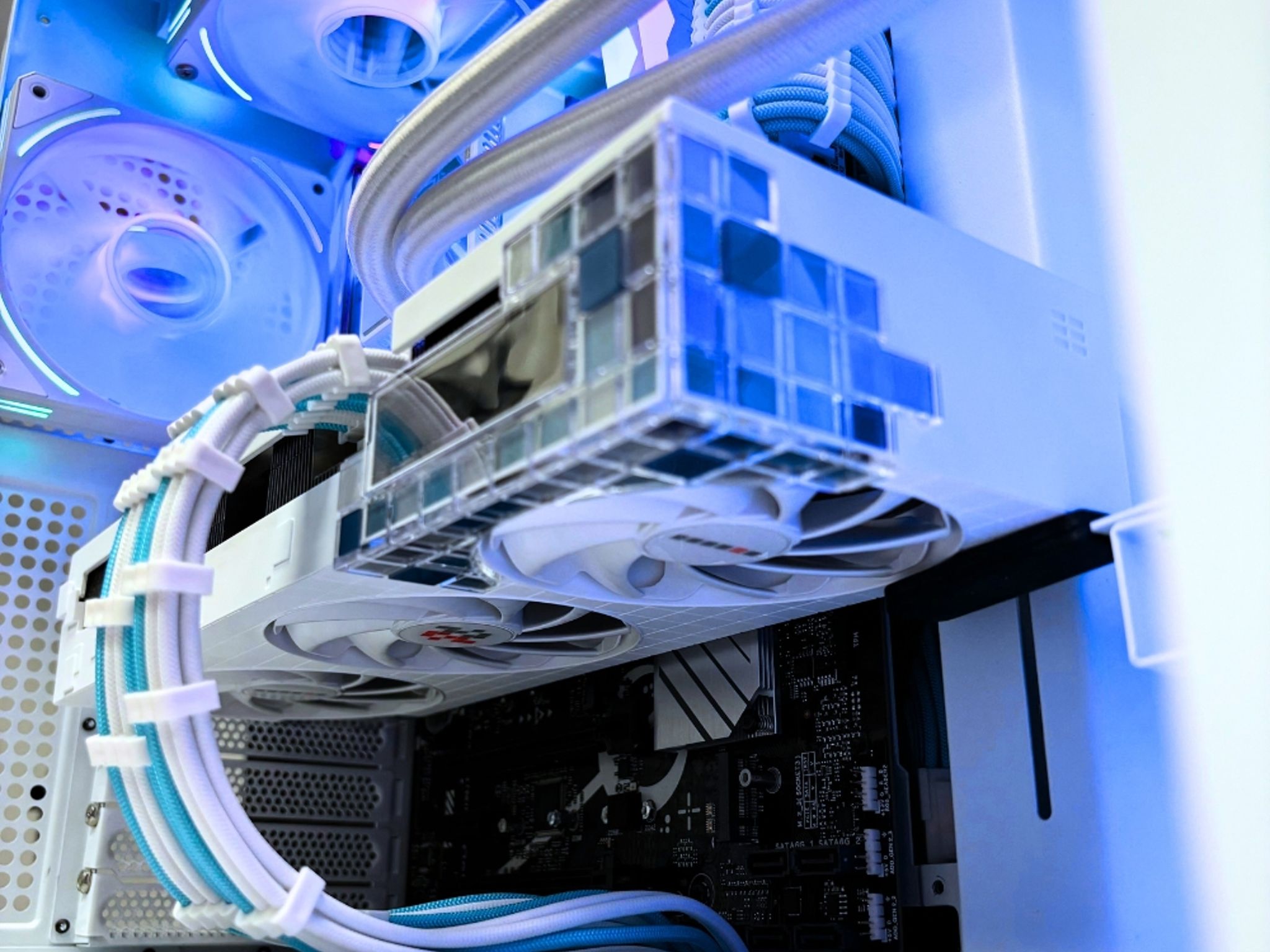 NextGen Seraphinx White i7-13700KF 5.4GHz,Radeon RX 6750 12GB, 1TB NVME SSD, 32GB RGB DDR5