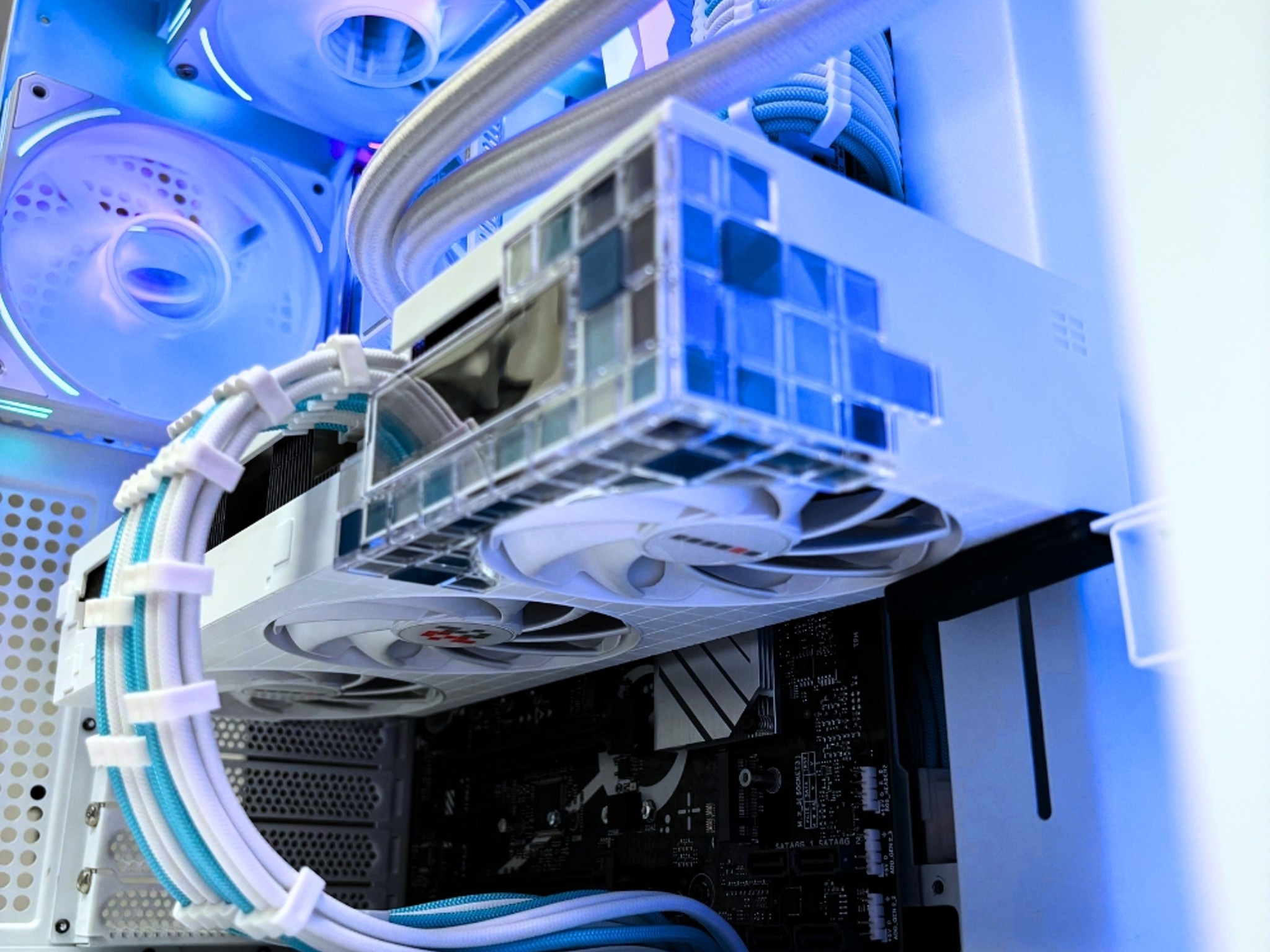 NextGen Seraphinx White i7-13700KF 5.4GHz,Radeon RX 6750 12GB, 1TB NVME SSD, 32GB RGB DDR5