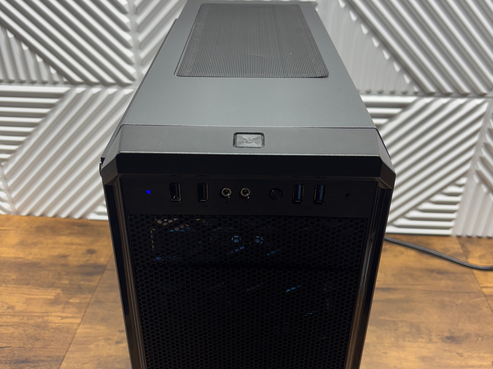 AMD FX-6300 + RX 560 4GB Gaming PC | 16GB RAM | SSD + HDD | Liquid Cooled 300 OBO