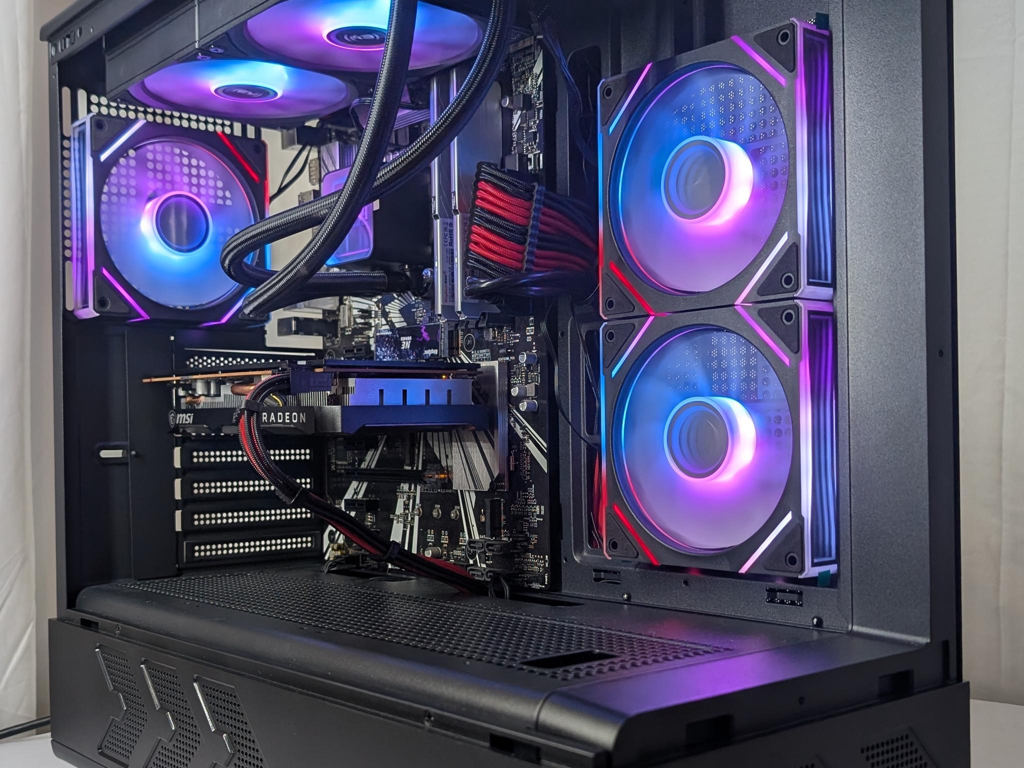 RX 6000 XT | I7 9700 | 16GB DDR4 | 650W | 500GB NVME
