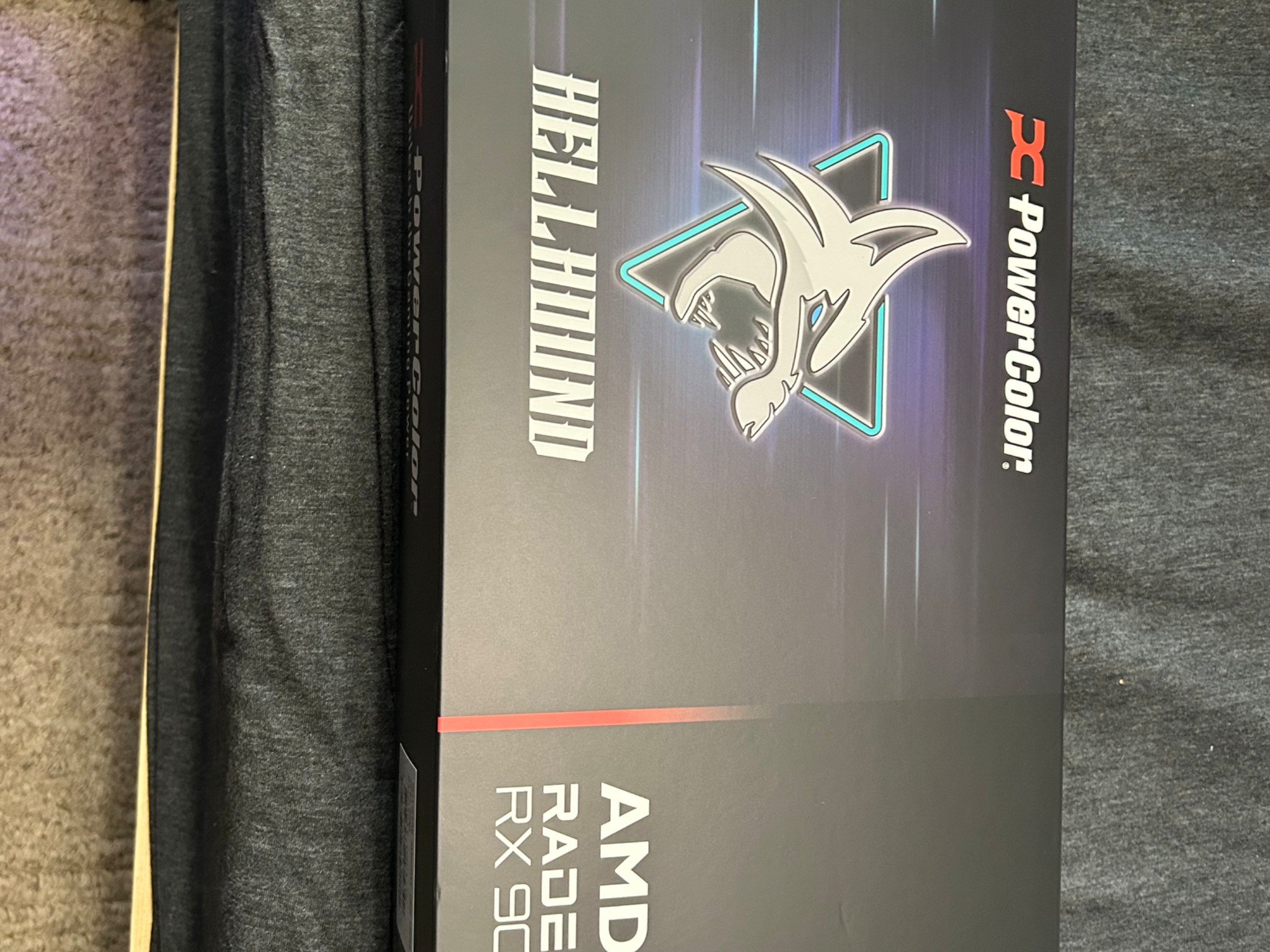 RADEON 9070 XT PowerColor HellHound - 16GB GPU