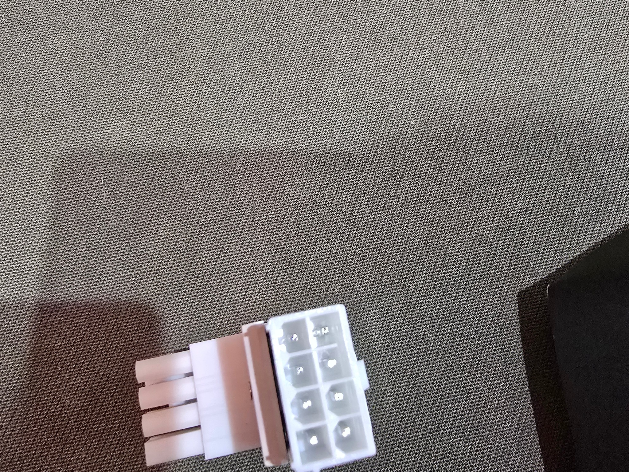 EZDIY-FAB Shield Series 8-Pin PCIe GPU Power Adapter 90-Degree Angled Connector Reverse Type White