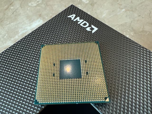 AMD Ryzen 9 3900X Processor - Like New! In Original Box with Cooler!