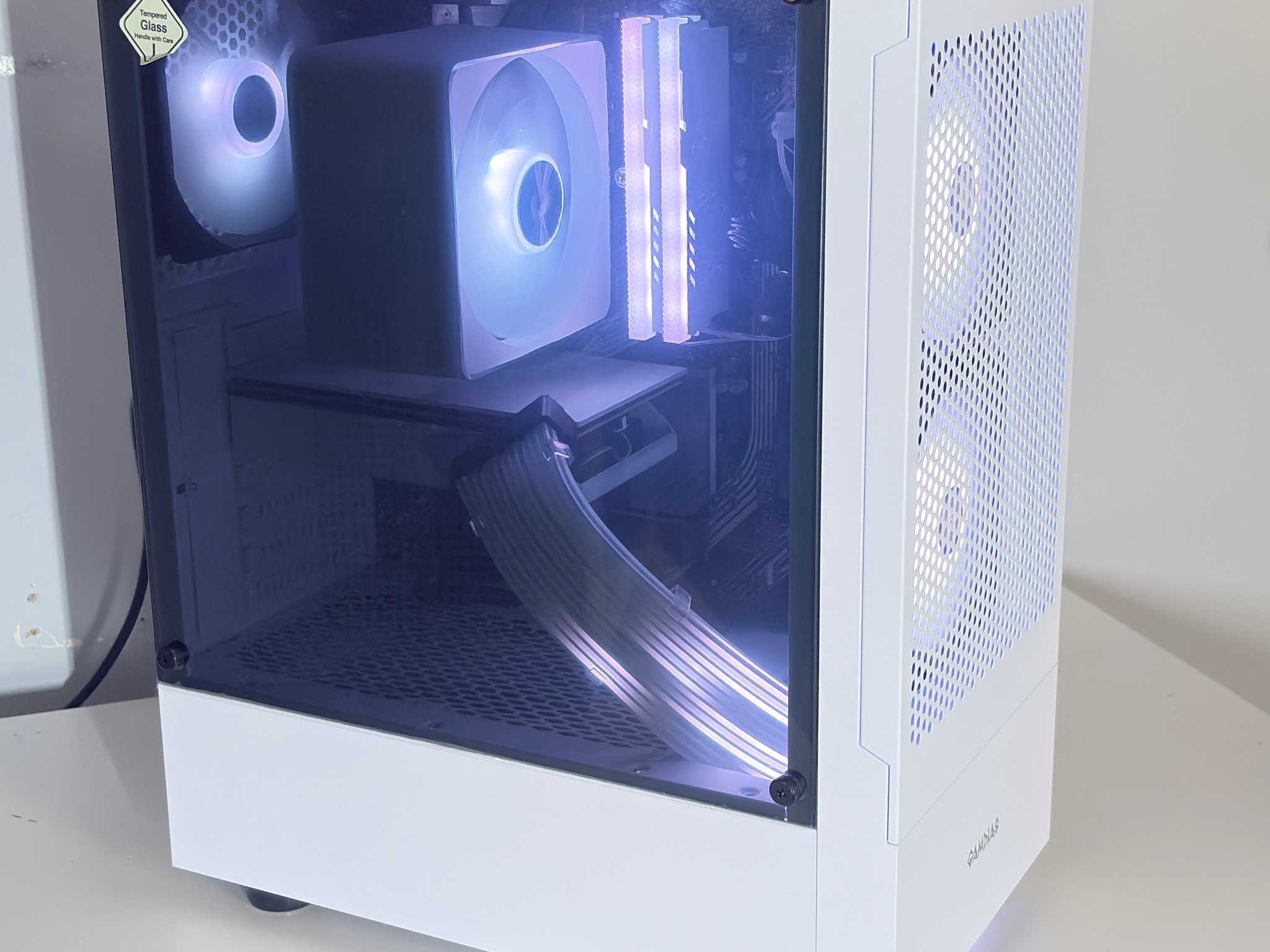 White Gaming PC | i7 + RTX 2060 Super | 16GB 3200MHz | Ready to Play