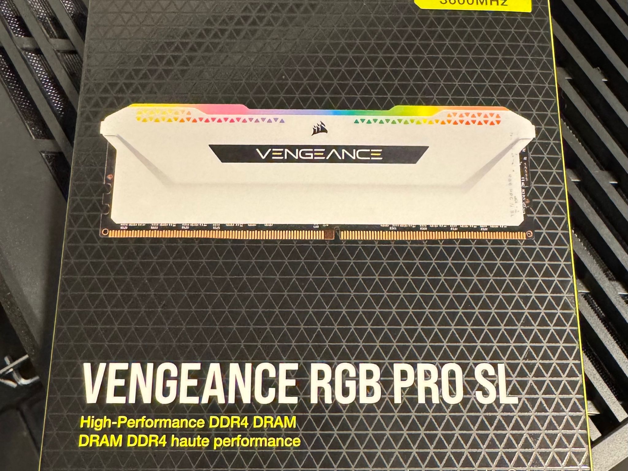 CORSAIR - VENGEANCE RGB PRO SL 32GB (2x16GB) DDR4 3600MHz C18 UDIMM Desktop Memory - White