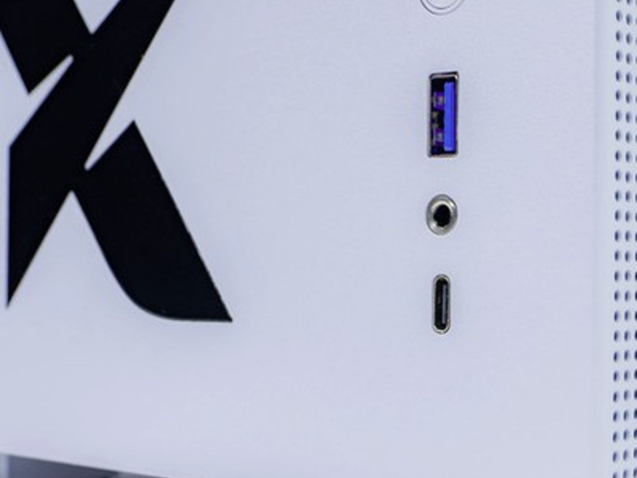 XIDAX X-6 White Gaming PC Ryzen 5 5600GT RTX 3050 16GB DDR4 1TB SSD WiFi Win 11