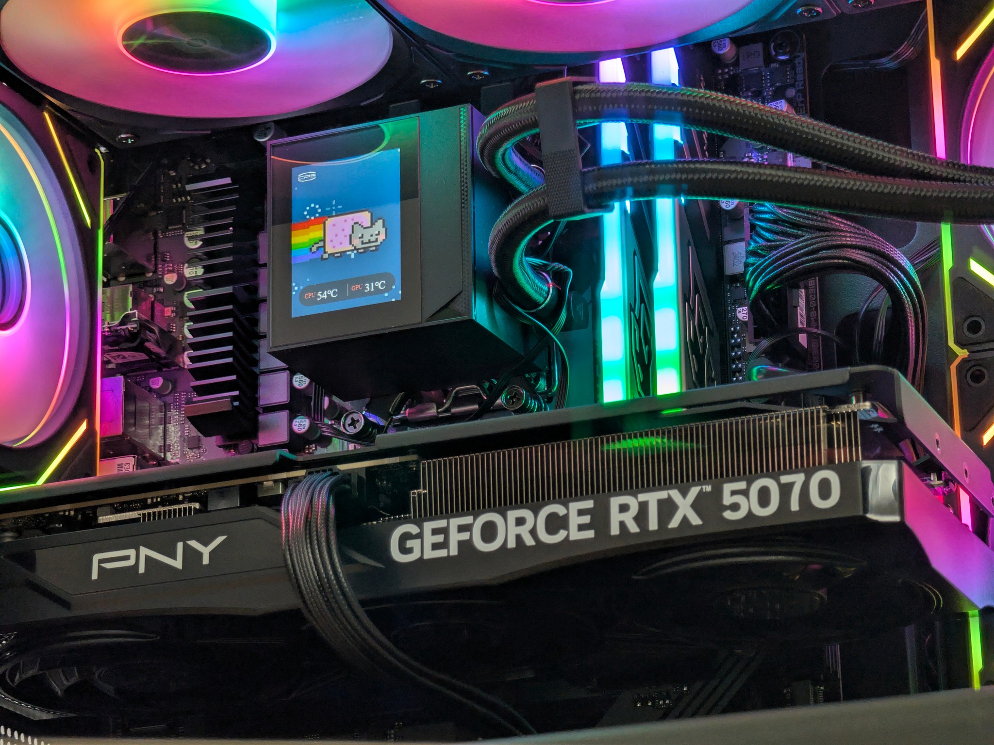 🌈🖤Ryzen 7 7700x | RTX 5070 | 32GB DDR5 | 2TB SSD | Gaming PC🖤🌈