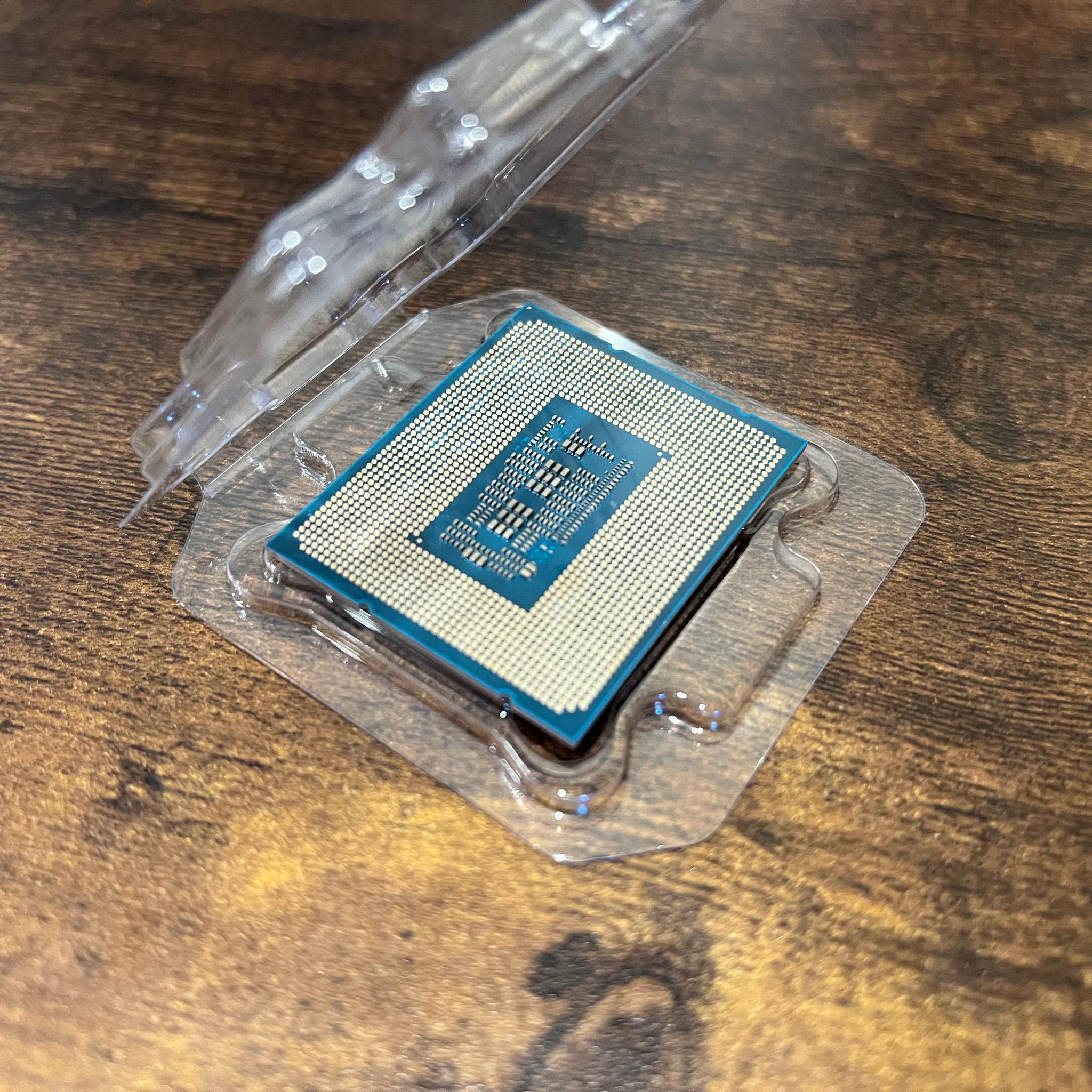 Intel Core i9-12900K 16 Cores, 24 Threads CPU