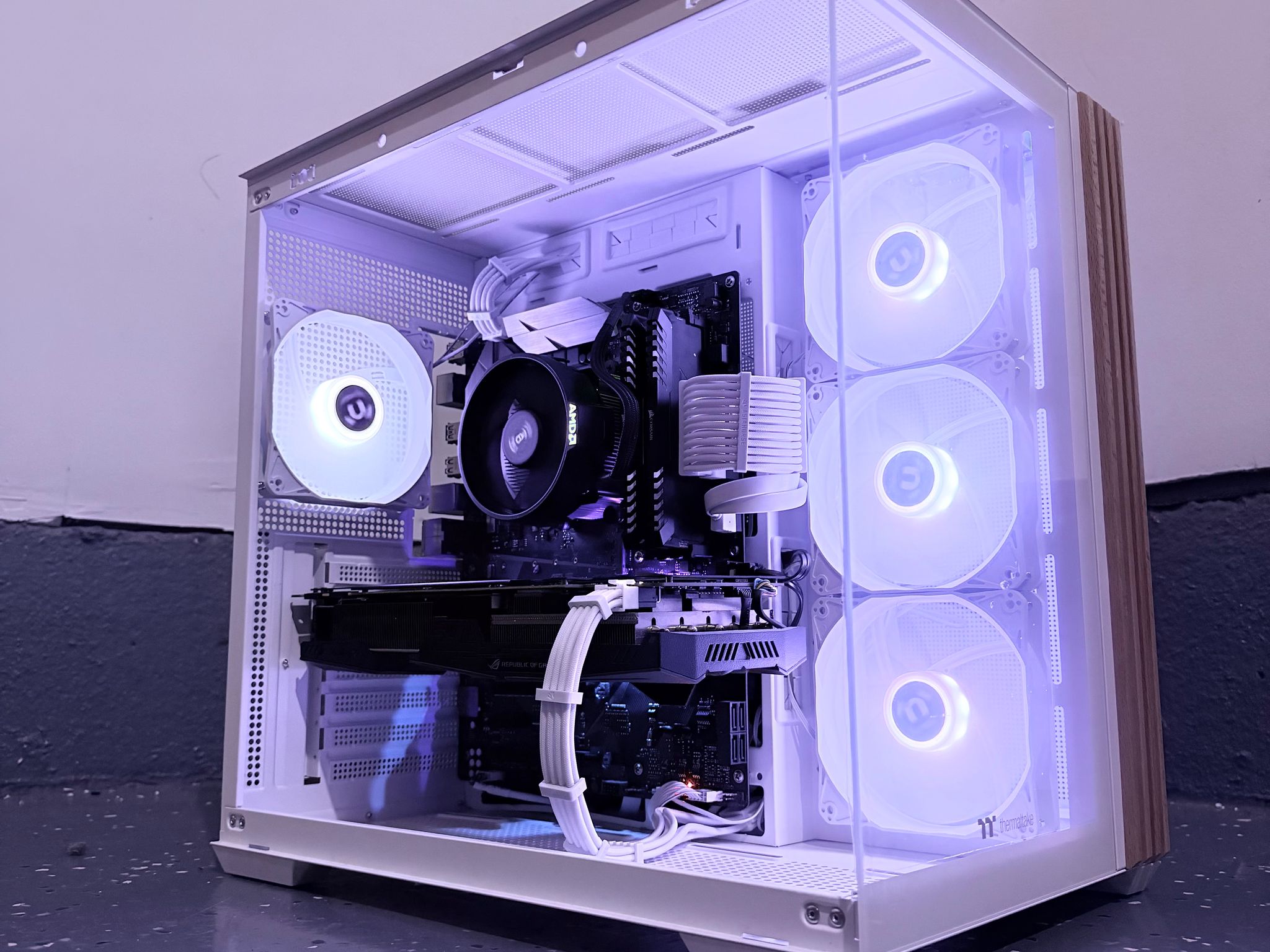 🌸"Frostwood"🌈 | 1080p Gaming | GTX 1070 Ti 8GB | Ryzen 7 1700 | 16GB Ram | 1.12TB Storage