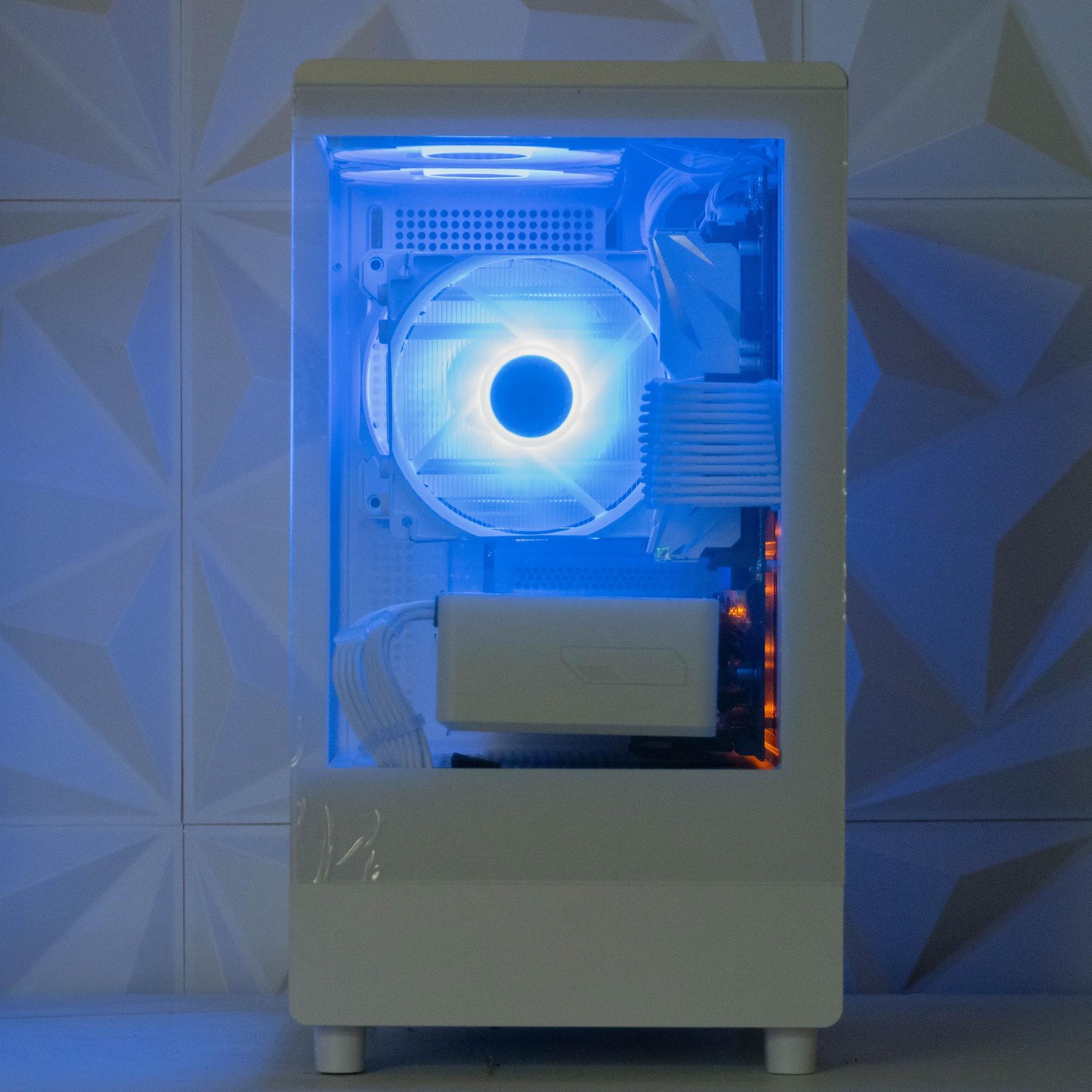 ⛄️ Snowy Spirit | Ryzen 5 5600X / RTX 3070 Ti / 32GB RAM / 1TB NVMe Gaming PC ⛄️