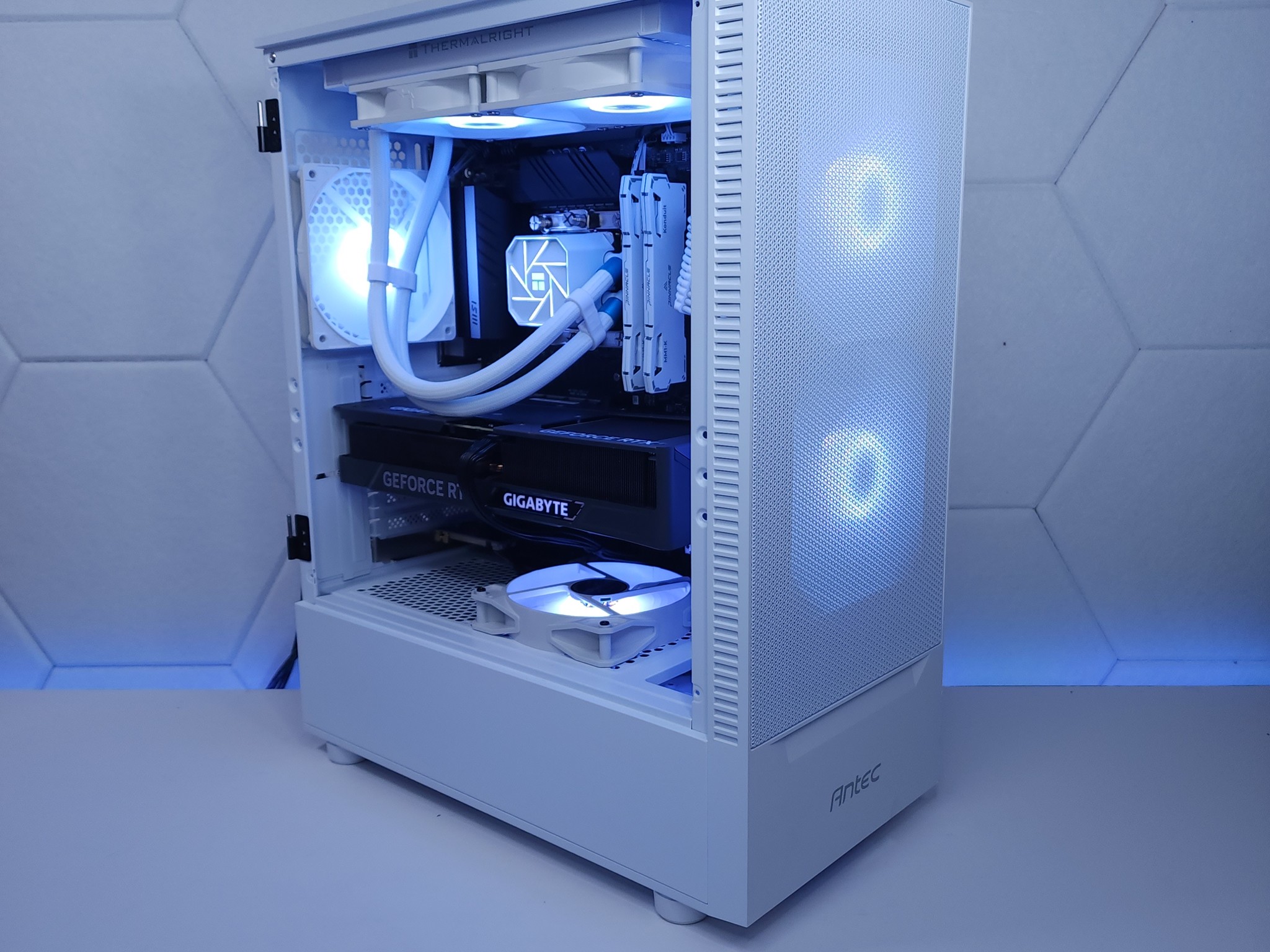 🤍🤍RTX 4070 Ti | Core i7 12700KF | 32GB 3200MHz | 1TB NVMe SSD Gen 4