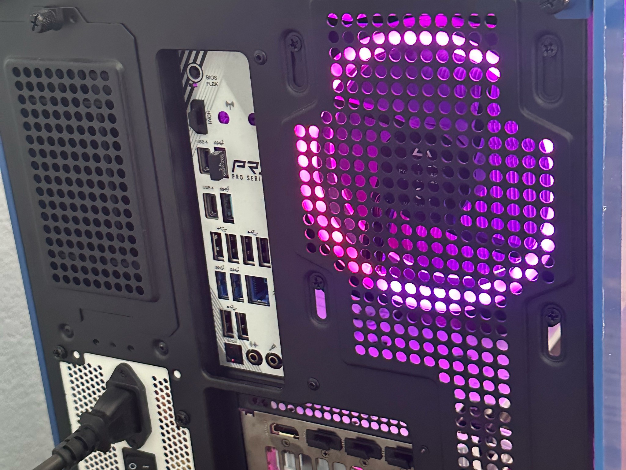 Captain America Gaming PC AMD Ryzen 12 threads NVIDIA 5060 16GB DDR5 RAM 1TB SSD