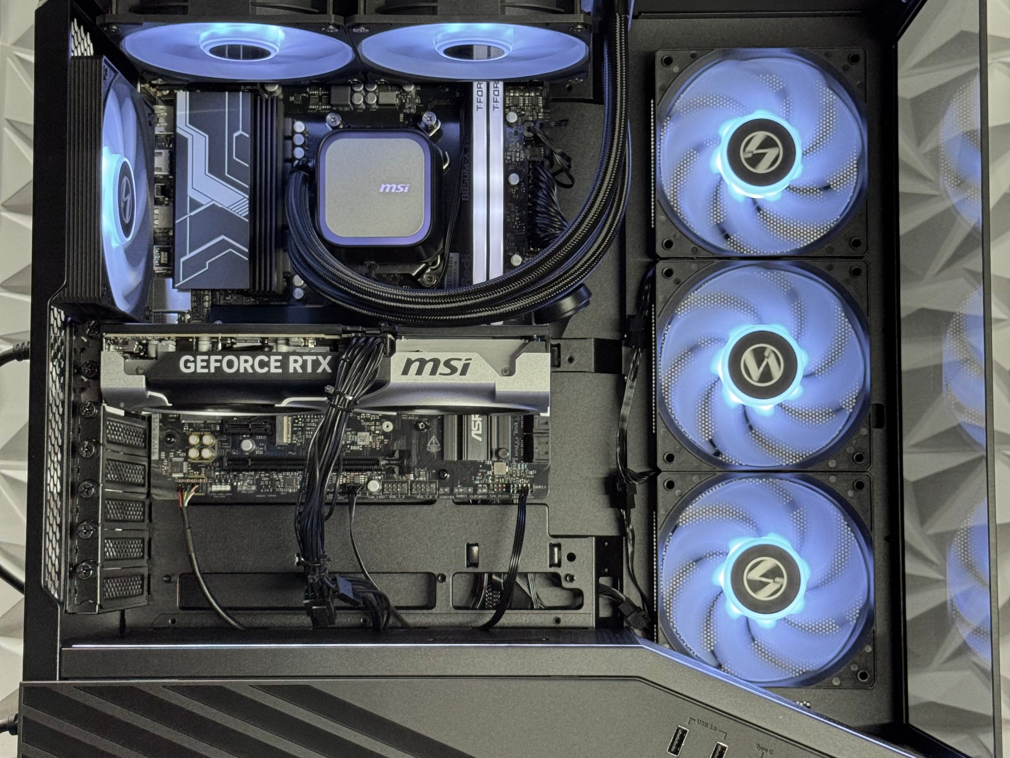 RTX 5060 Ti / 16GB DDR5 Ram / Ryzen 5 9600x / 1TB Samsung 970 Evo Nvme ssd / B850 / 650w