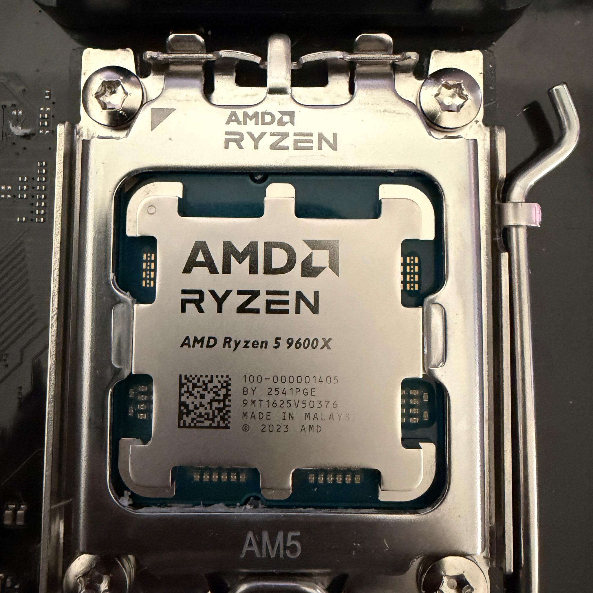 Ryzen 5 9600X + Gigabyte B650 Gaming X AX V2