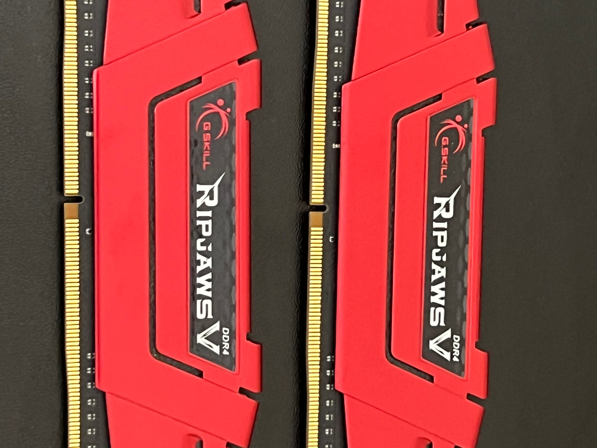 G.Skill Ripjaws V 16GB (2x8GB) DDR4 2133MHz PC4-17000 CL15 RAM F4-2133C15D-16GVR Red