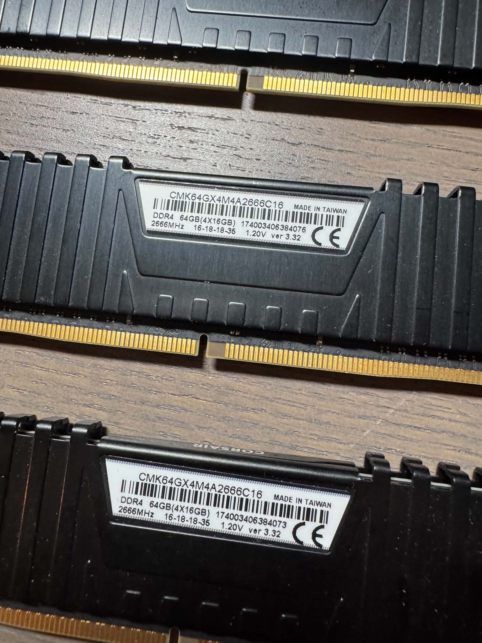 Corsair Vengeance LPX 64GB (4x16GB) DDR4 RAM 2666MHz CMK64GX4M4A2666C16