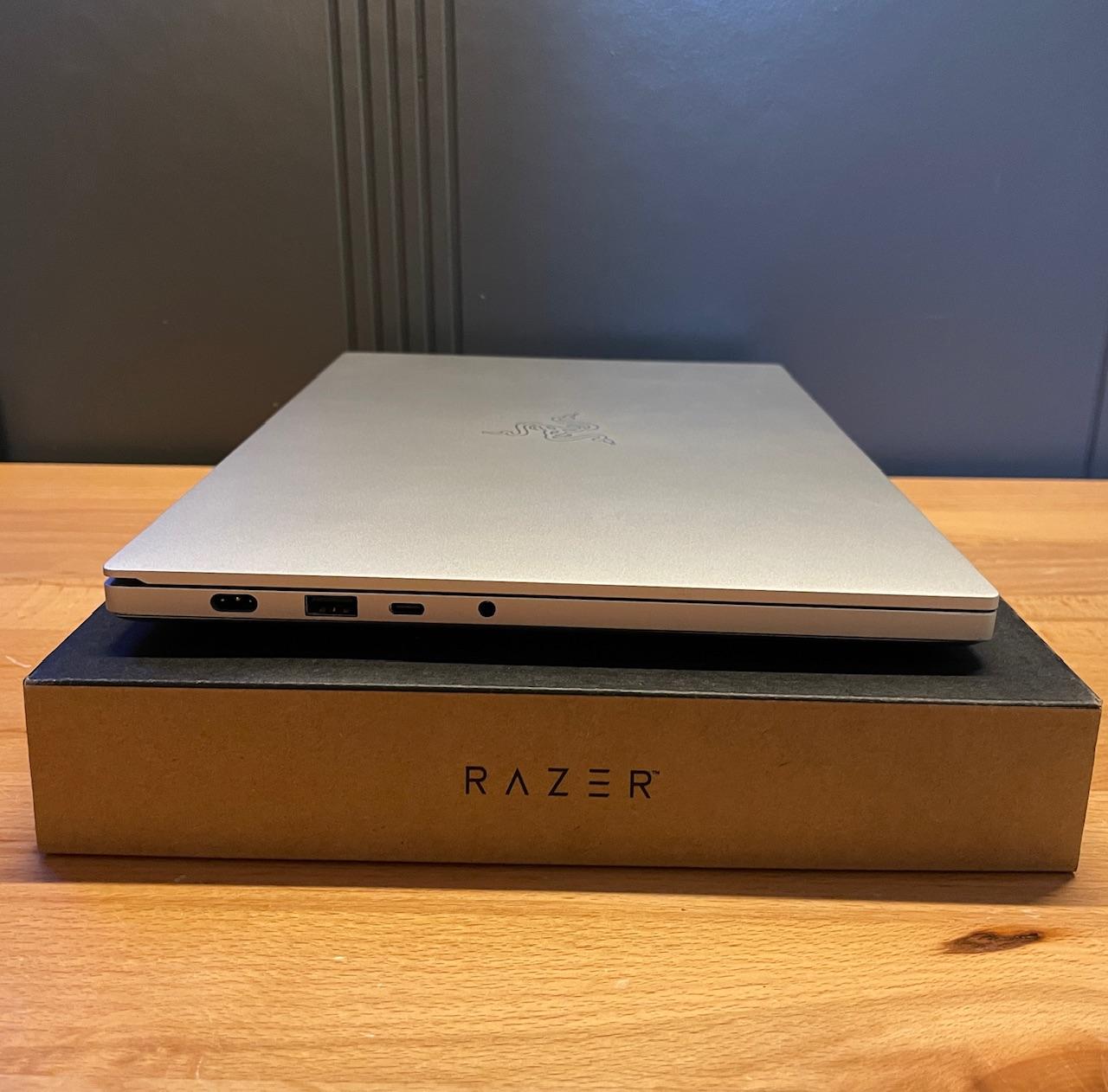 🪒 Razer Blade 14" Gaming Laptop | Ryzen 6900HX, 3070 Ti, 16GB DDR5