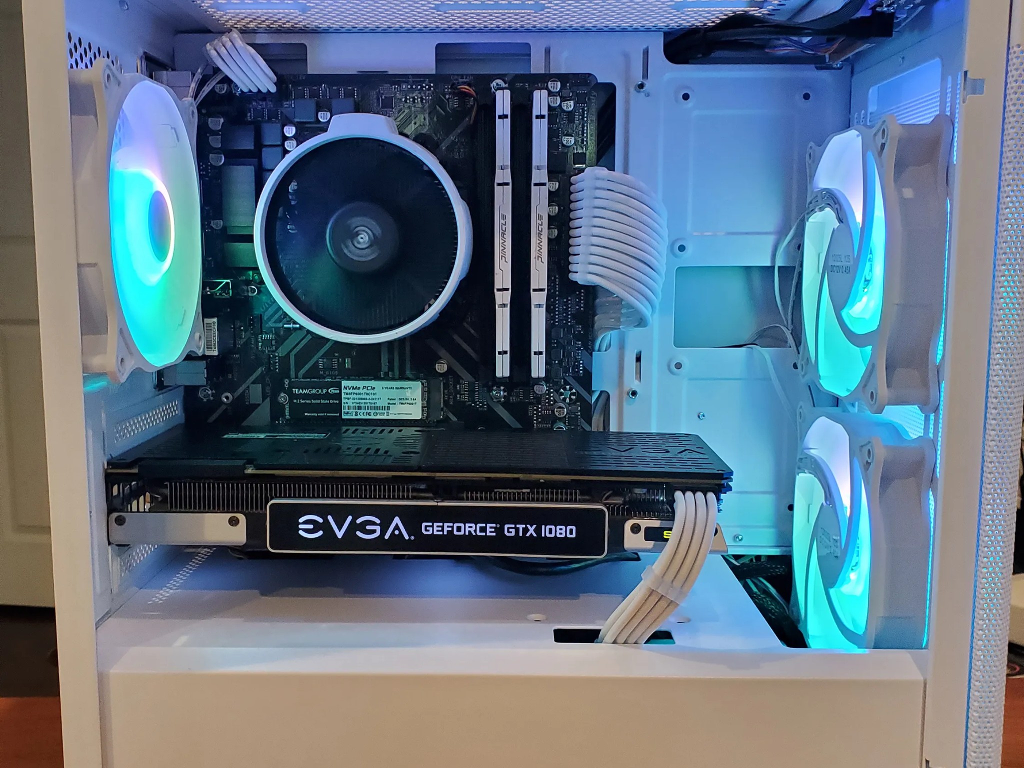 White Ryzen 5 / GTX 1080 build