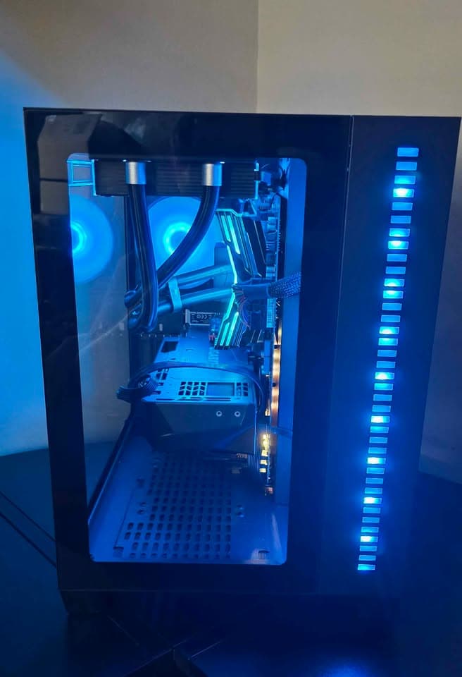 "Tron Battery" Custom Gaming PC Ryzen 5700x/RTX 3080 12GB
