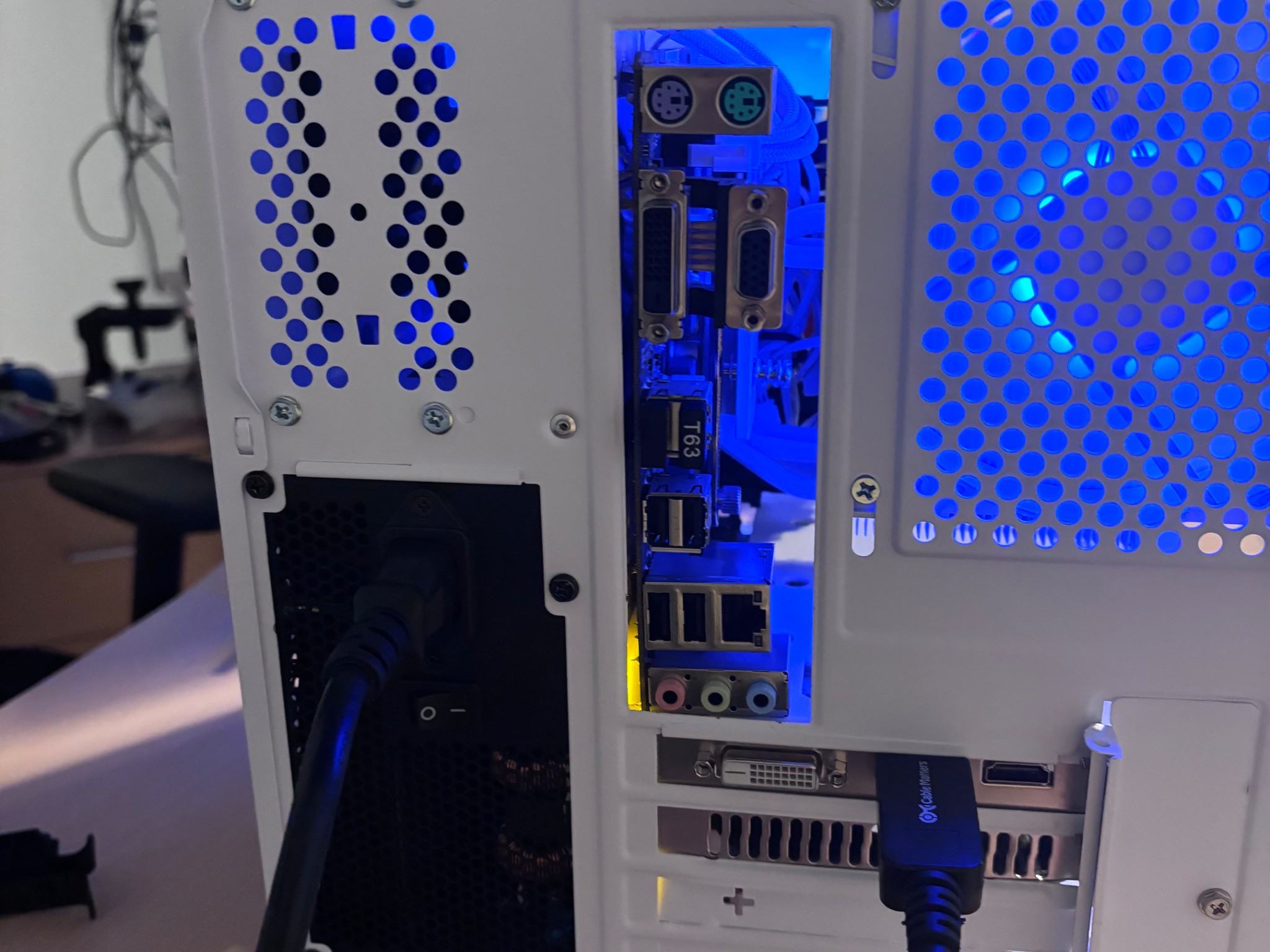 *HOLIDAY DEAL🎄*High quality all white i7 PC