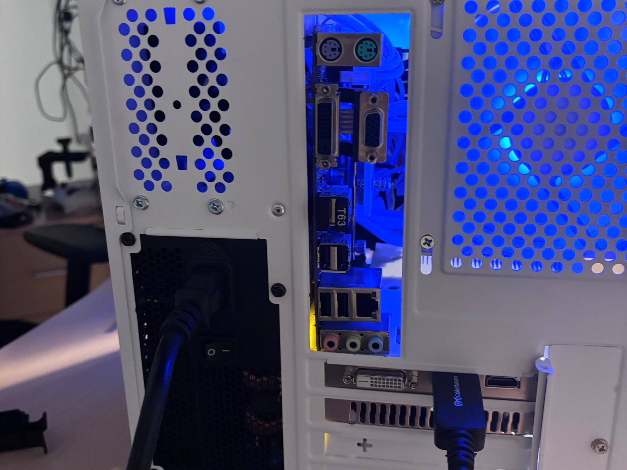 *HOLIDAY DEAL🎄*High quality all white i7 PC