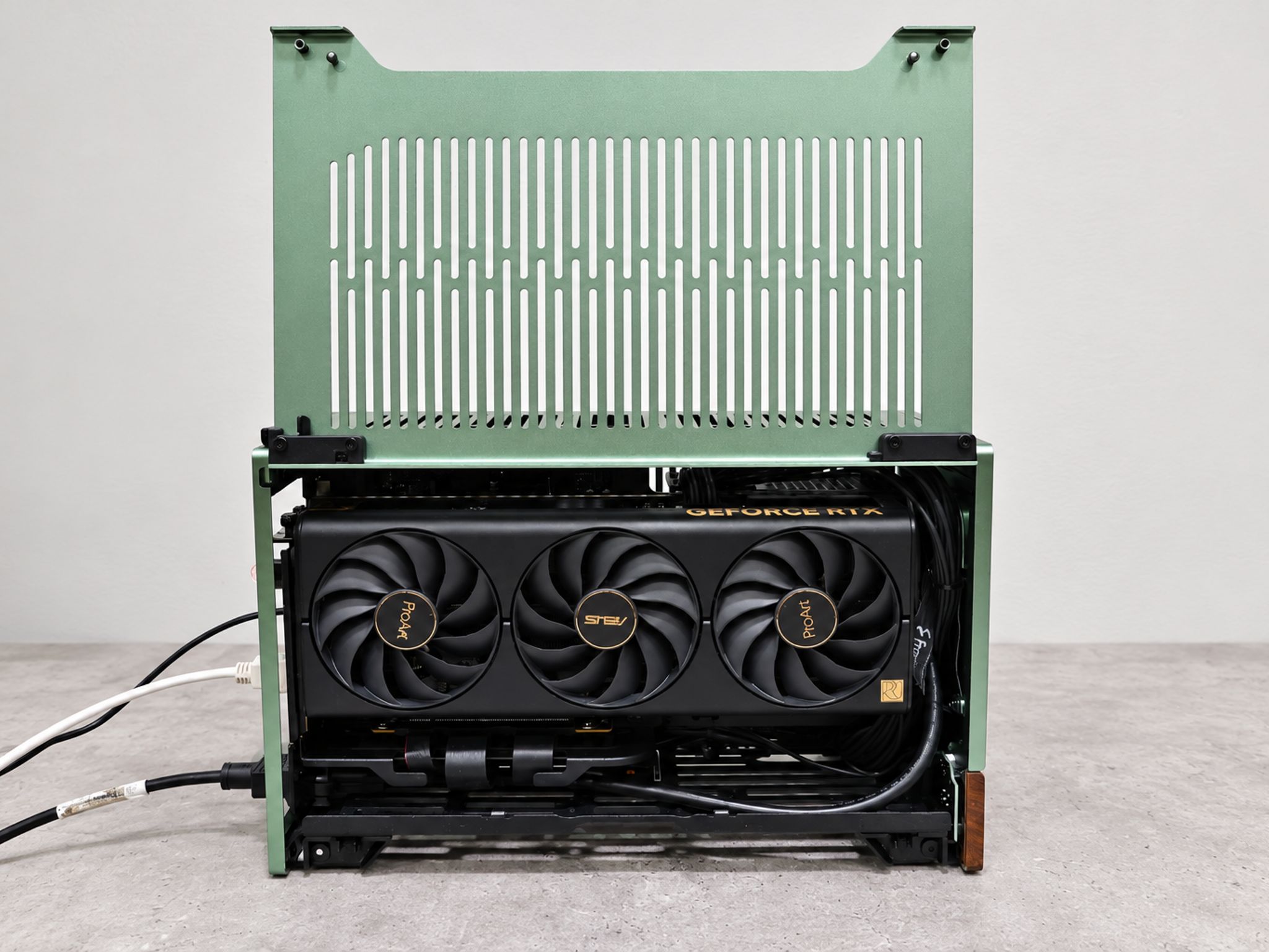 Fractal Terra | Ryzen 7 7800X3D | Asus 4080 Super ProArt | 32GB RAM | 2TB