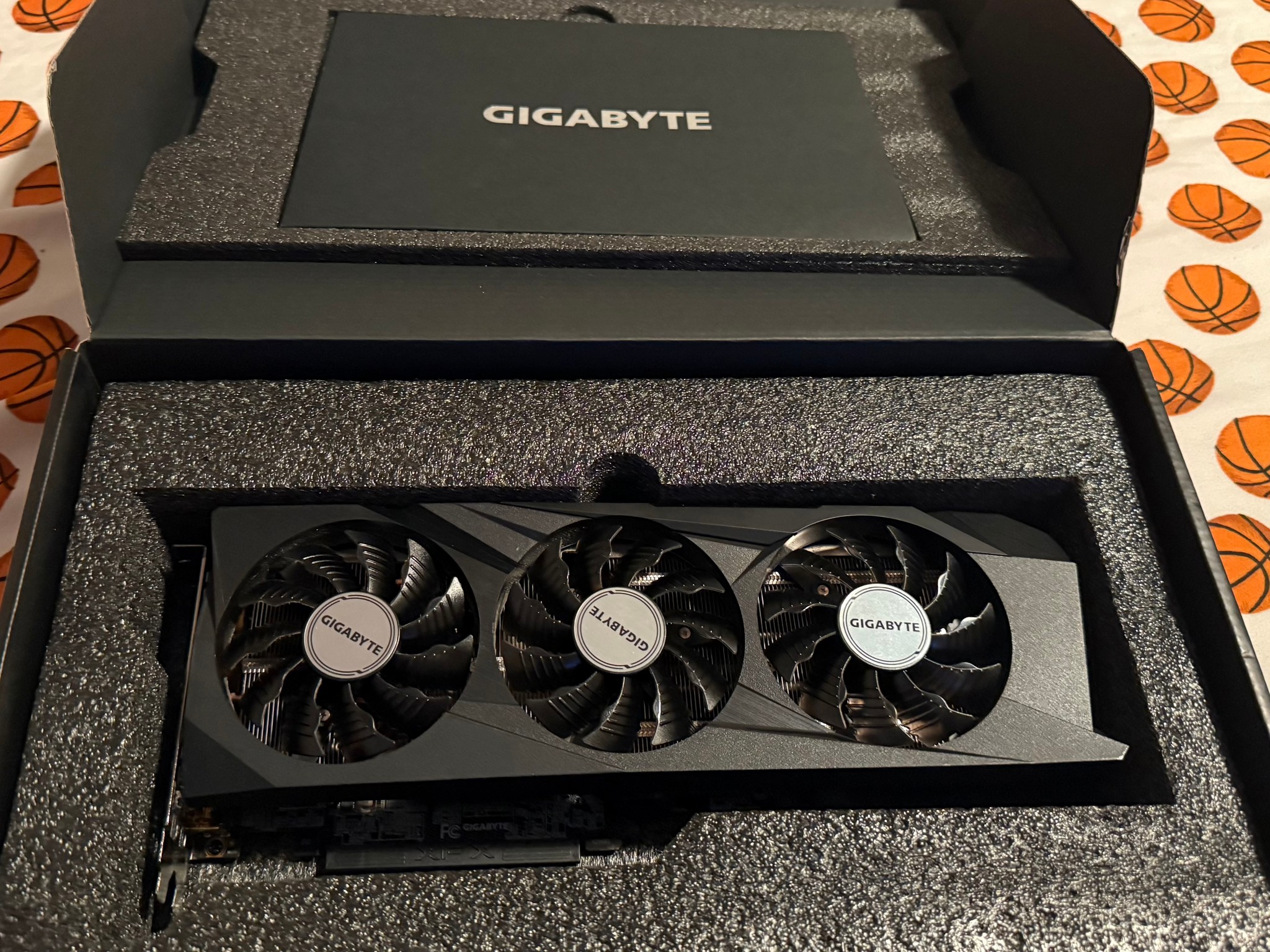 GEFORCE RTX 3070 GAMING OC STEALTH 8G