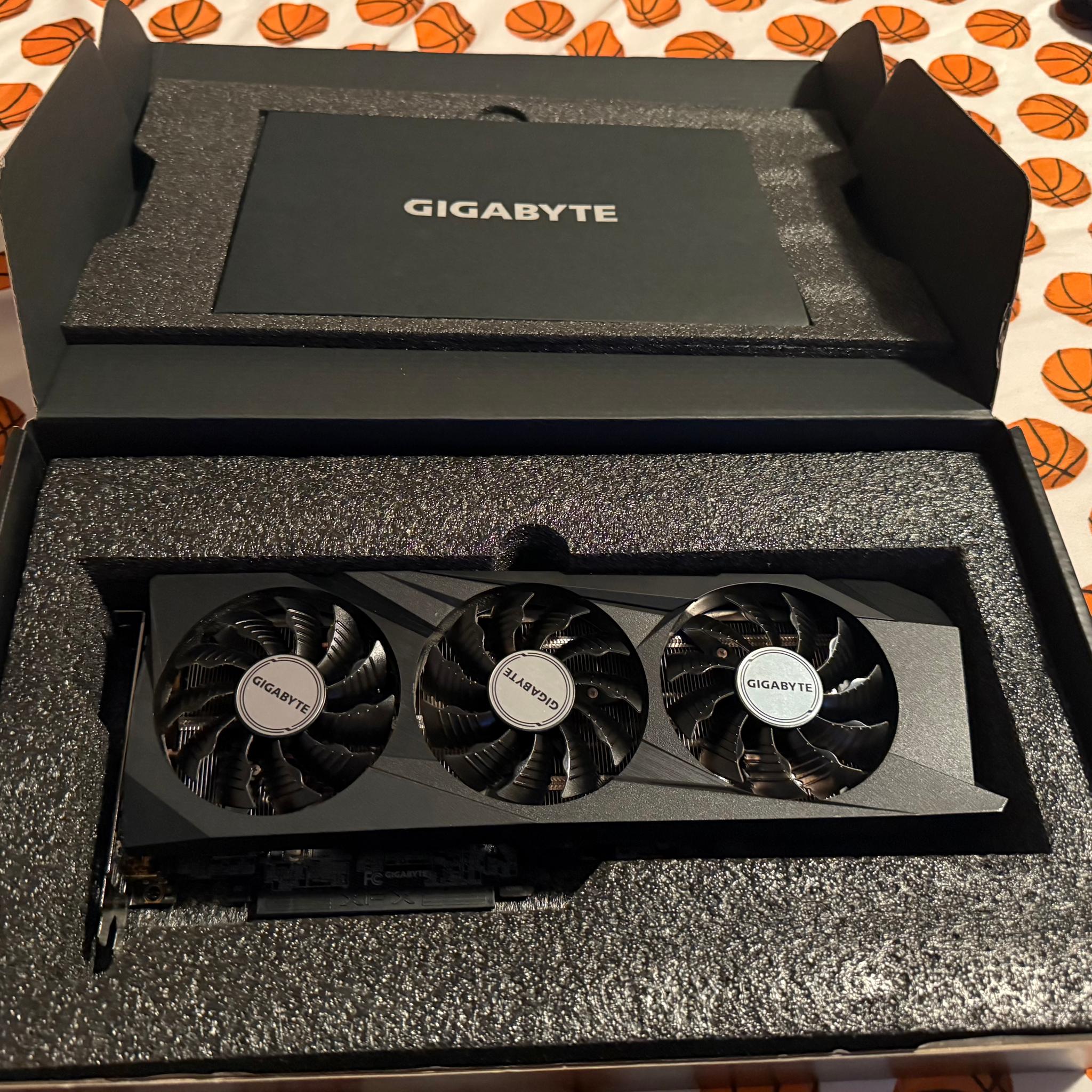 GEFORCE RTX 3070 GAMING OC STEALTH 8G
