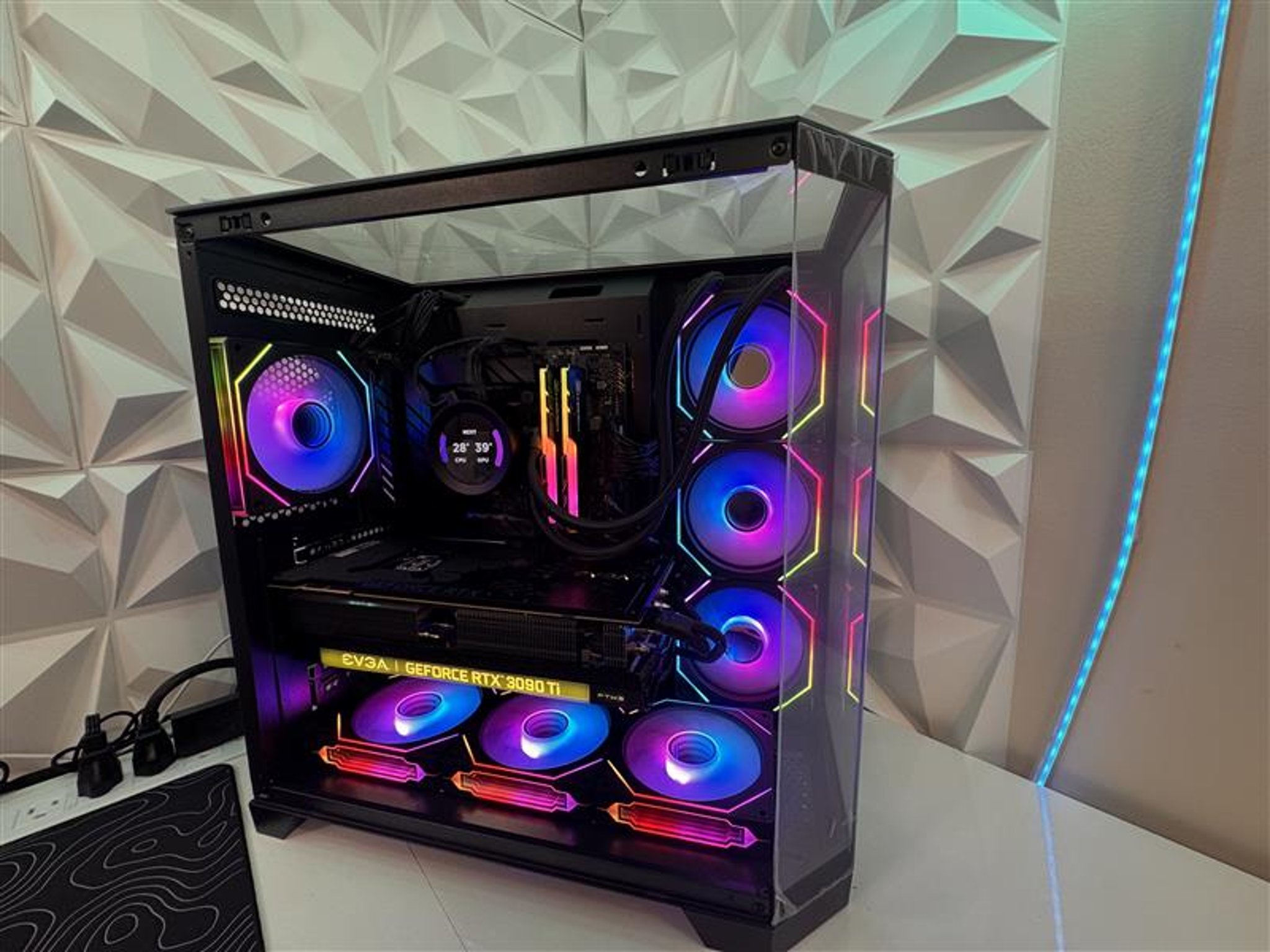 Pure Aesthetic Gaming PC | i9-12900K | RTX 3090 Ti 24GB | 32GB RAM | 1TB SSD