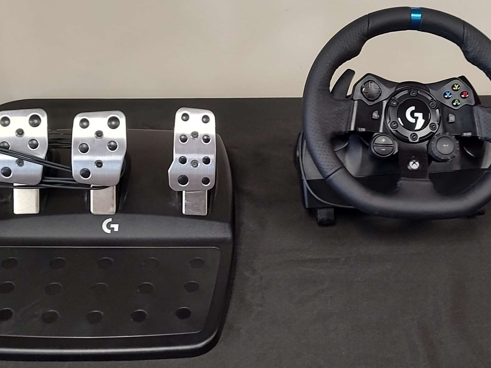 G923 Racing wheel and pedals