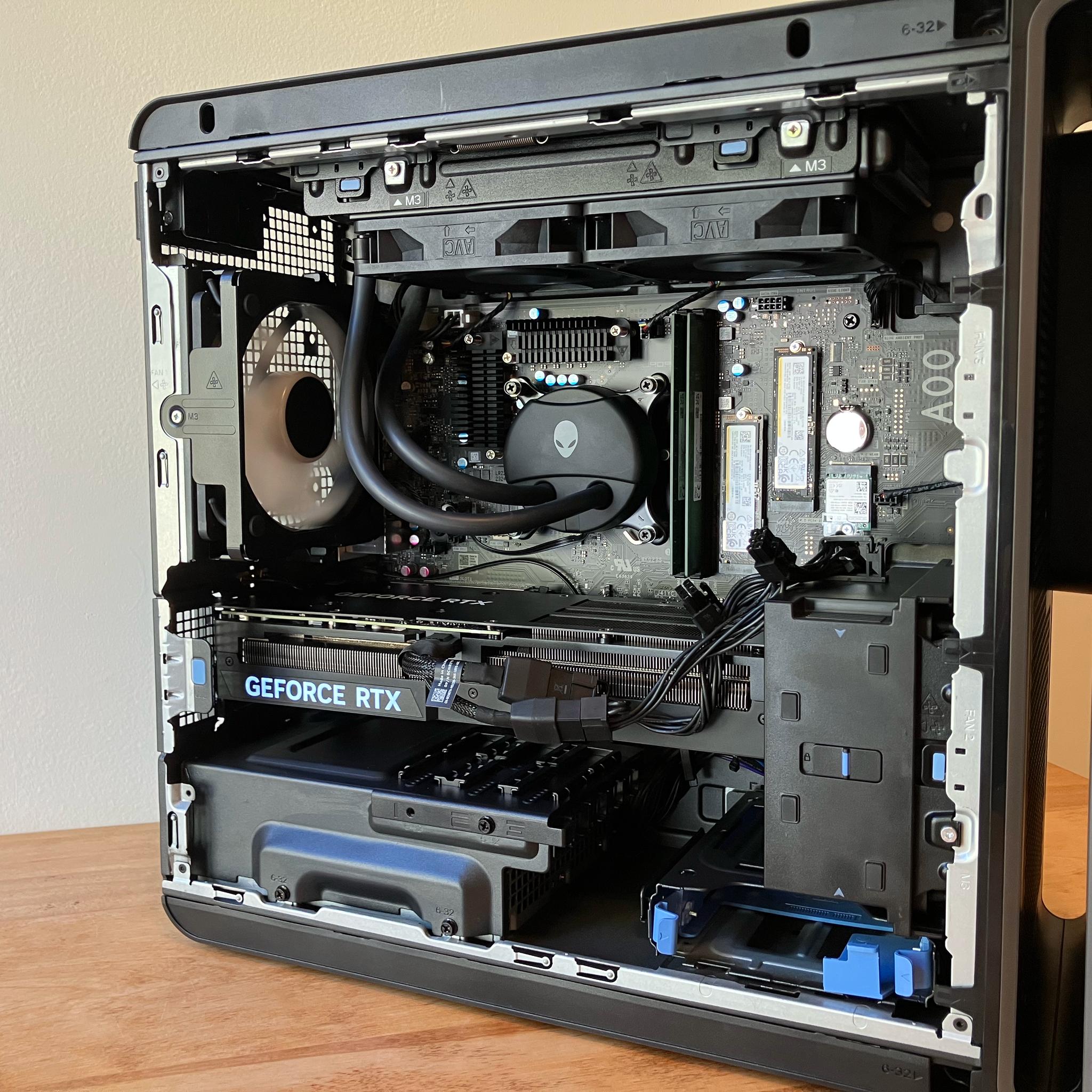 Alienware R16 *like new* | 4070 Ti Super 16 GB | Intel i9 14900KF | 32 GB DDR5 | 2 TB NVMe