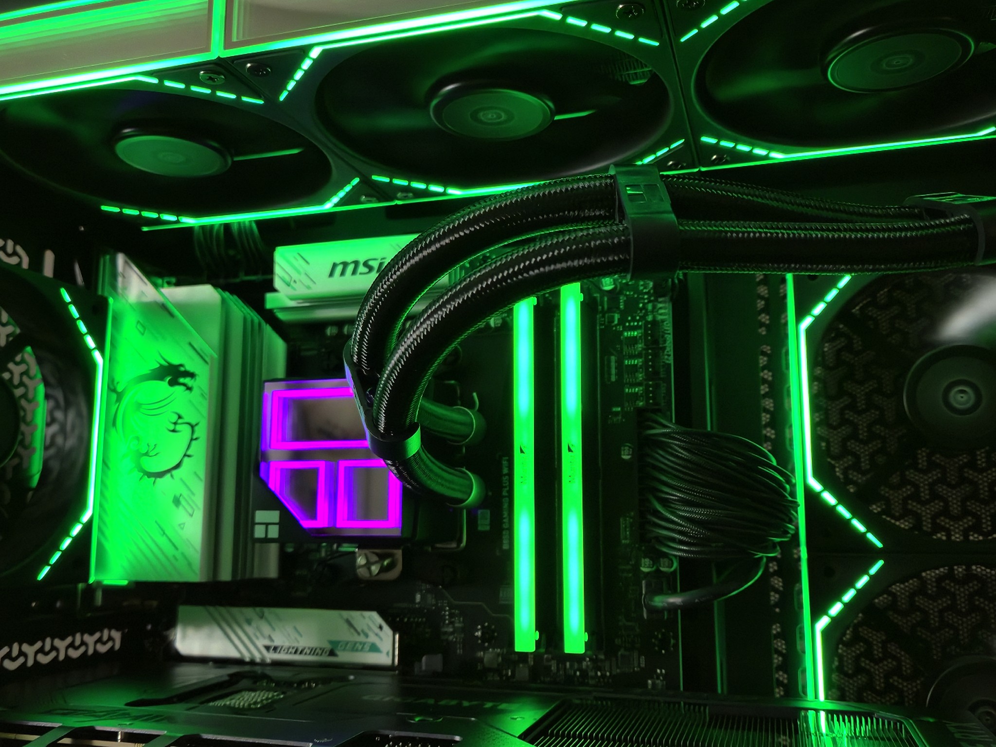9800X3D - RTX 5070 Ti OC - 32GB DDR5 6000 - 2TB Gen4 NVMe - Custom