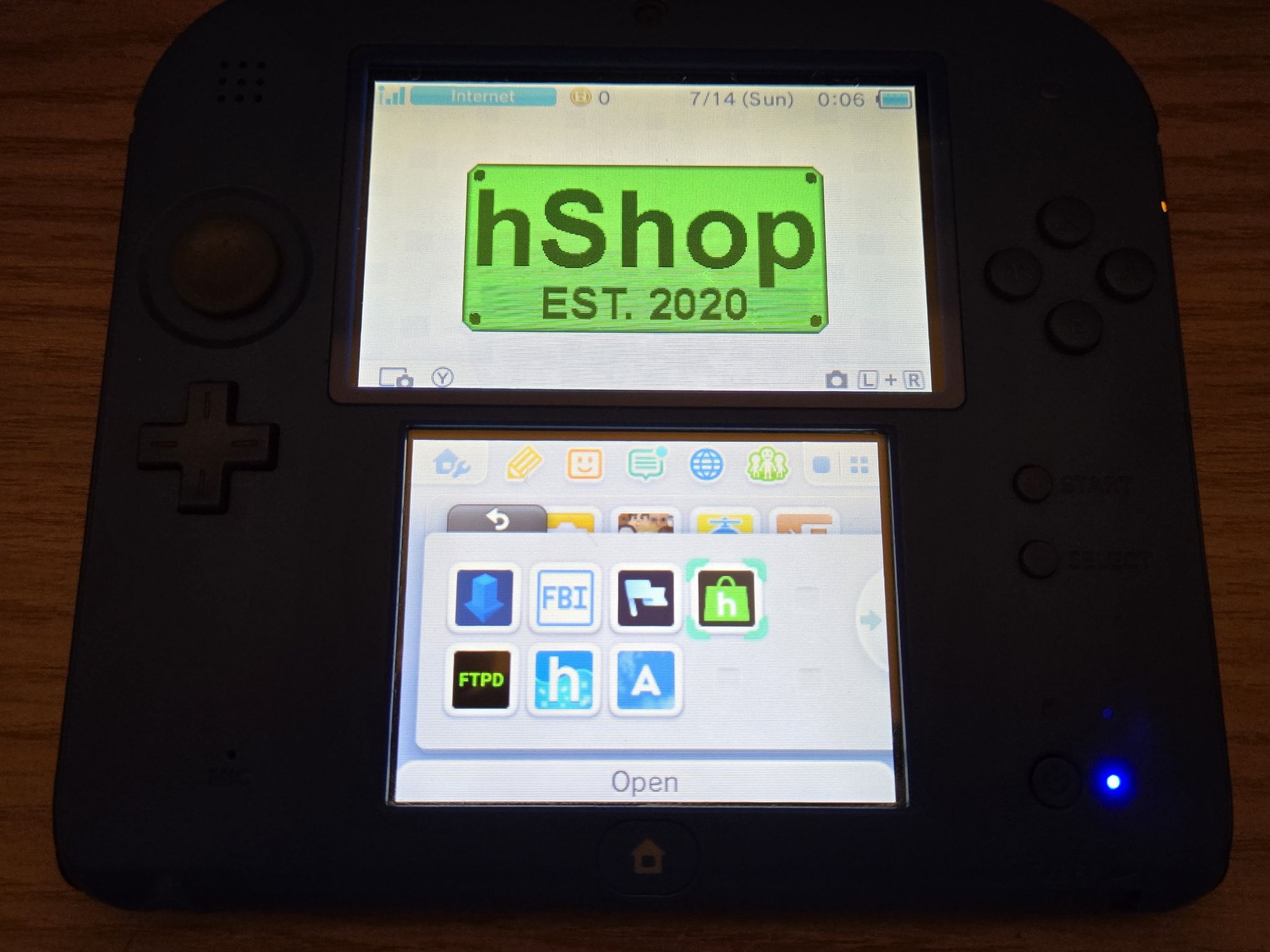CUSTOM REFURBISHED Nintendo 2DS Blue/Black Handheld Console