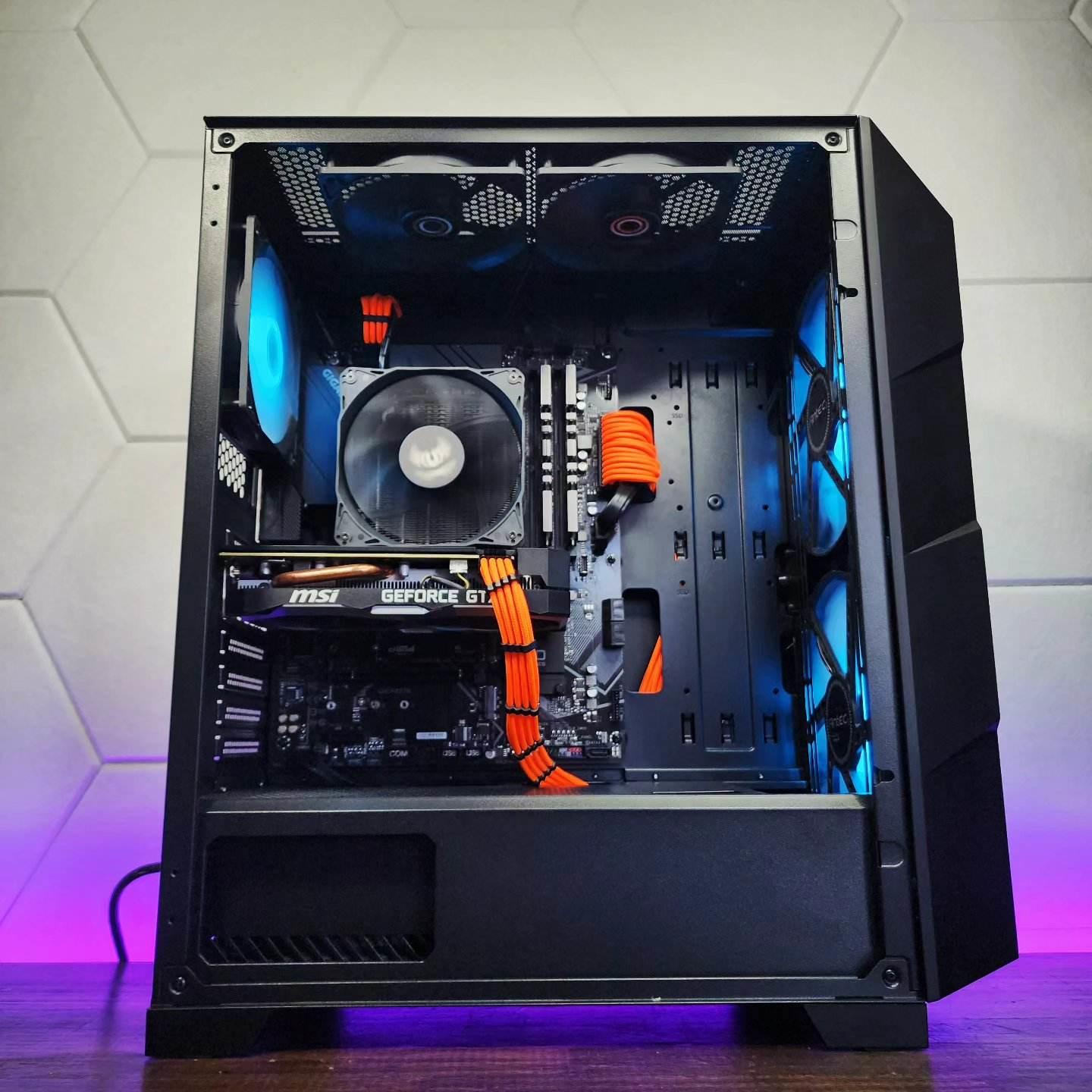 💙🧡💙 MSI GTX 1660 Ti // Intel Core i5 10500 // OLOy 16GB 3200MHz // Crucial P3 500GB NVMe Gen3