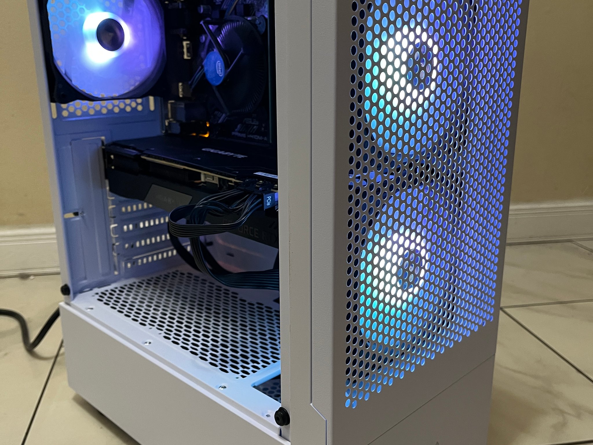 RTX 2070 Super Gaming PC - Intel i5-10400 | 16GB DDR4 RAM | 500GB SSD | Clean Build | RGB Case
