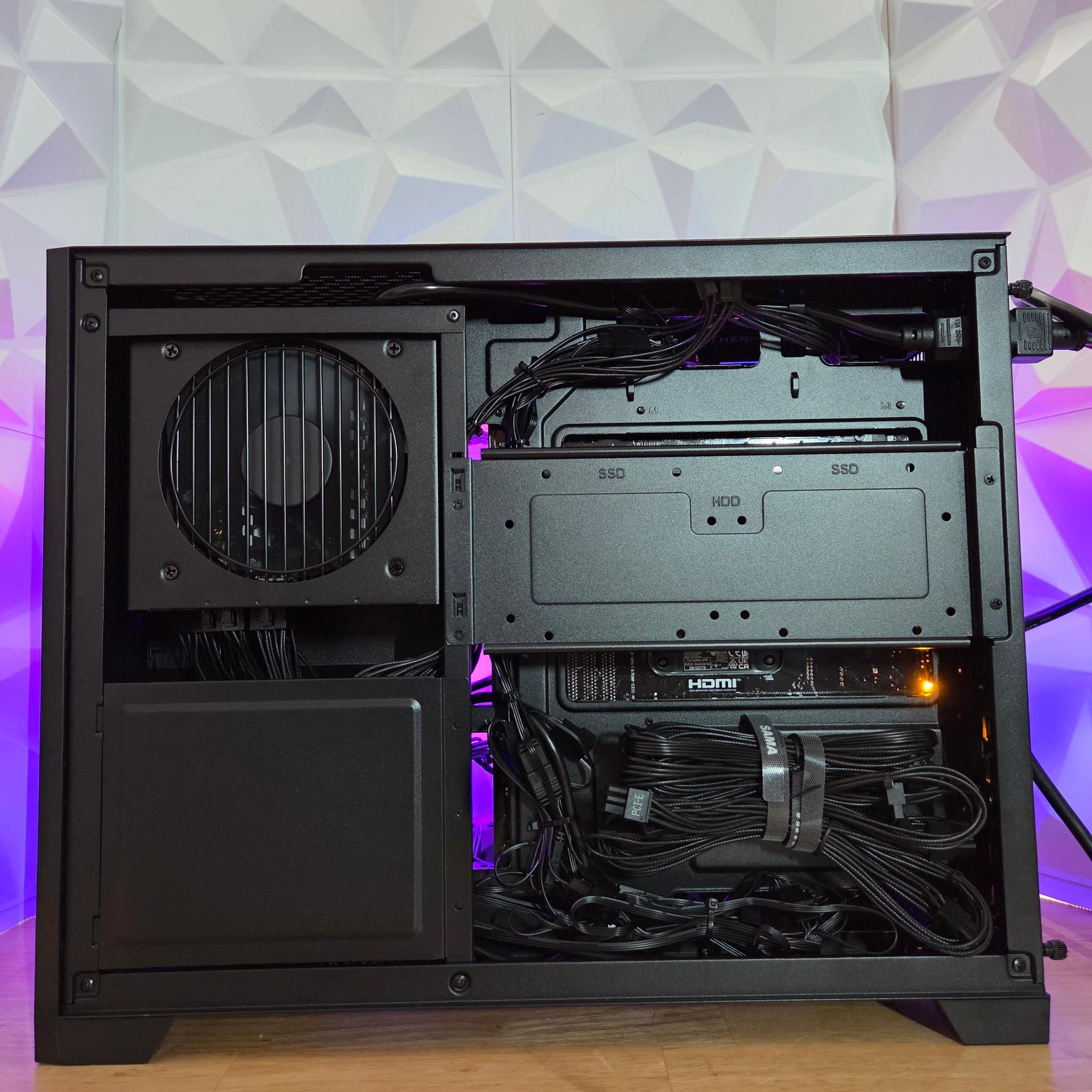 FLUX: compact PC ★★★★☆