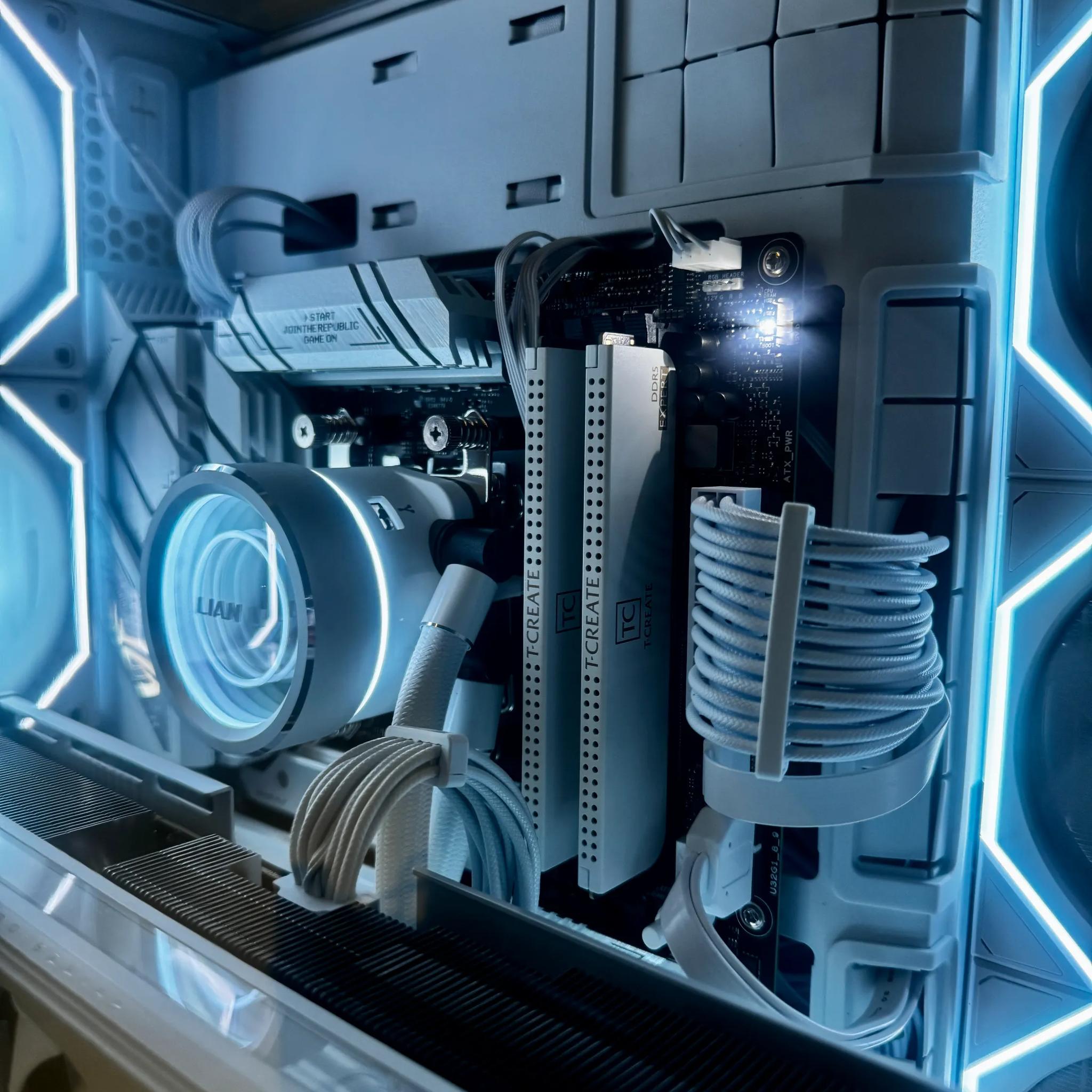 White RGB Lian Li Infinity Glass PC | 1440p High | Ryzen 7 9800X3D | 32GB RAM | 2 TB SSD | 5070 Ti