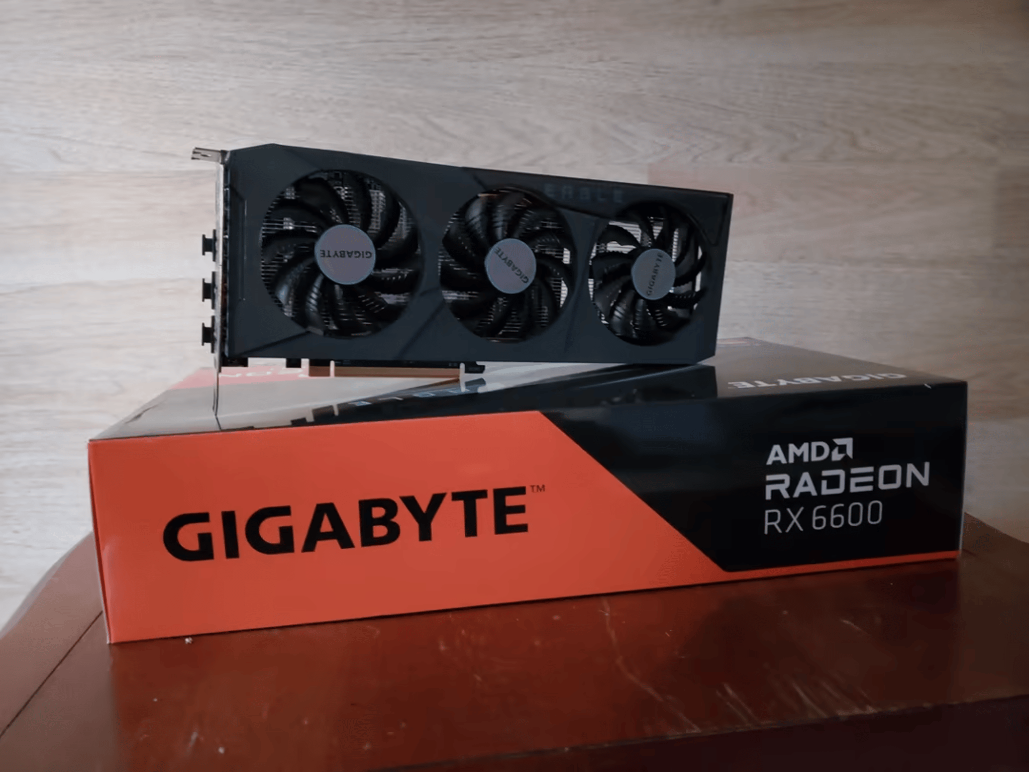 GIGABYTE AMD RX 6600 EAGLE