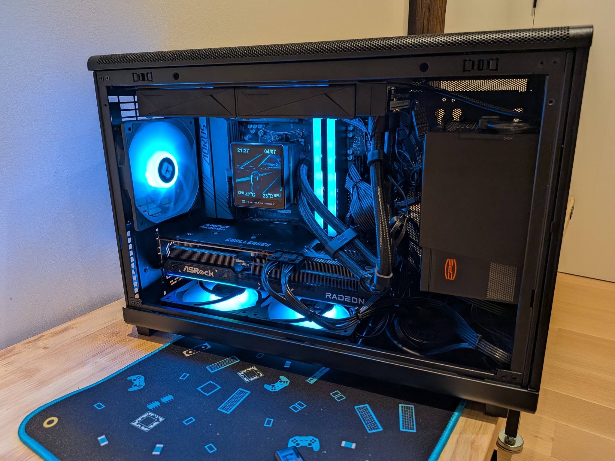 4K Lightcycle - RX 9070, Ryzen 5 7600X3D, 32 GB DDR5 RAM, 1 TB Gen 4 NVME, RGB, Liquid Cooled