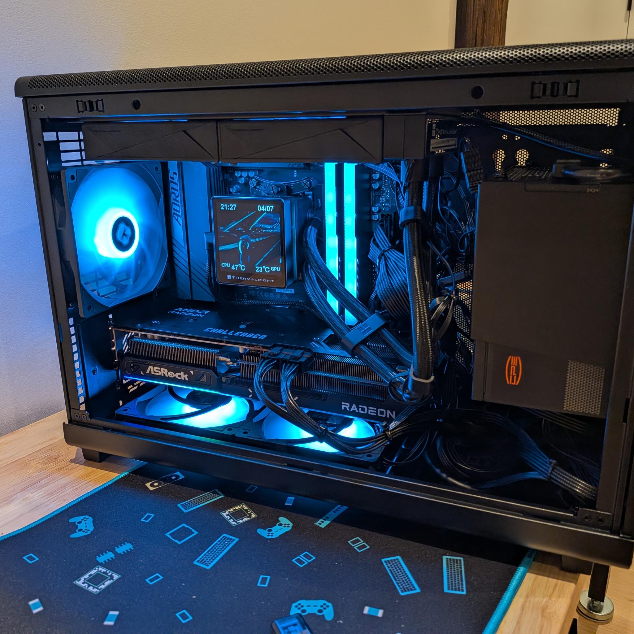 4K Lightcycle - RX 9070, Ryzen 5 7600X3D, 32 GB DDR5 RAM, 1 TB Gen 4 NVME, RGB, Liquid Cooled