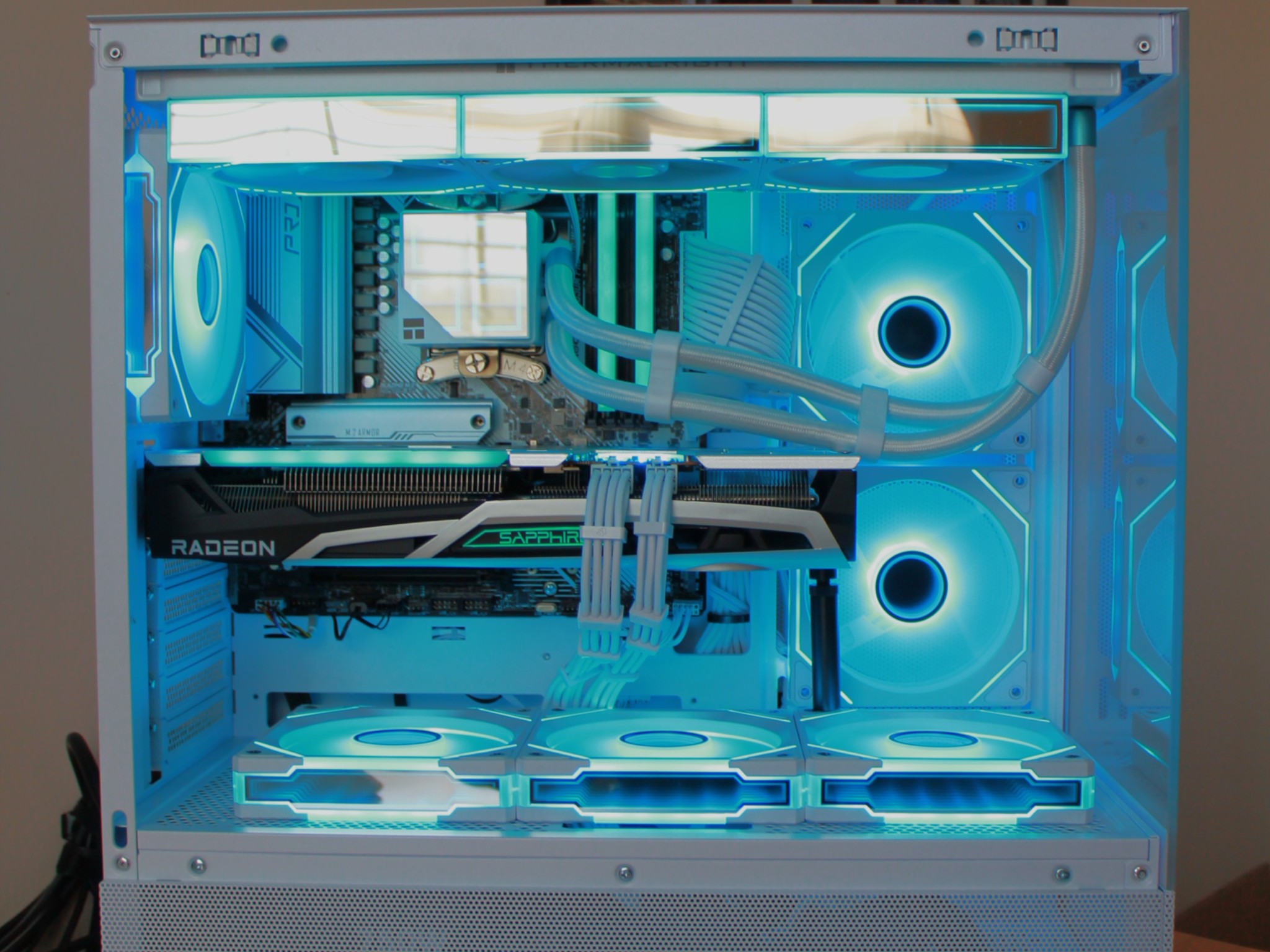 White Beast 6700XT 12GB, Ryzen 5 7600 , 32GB RAM