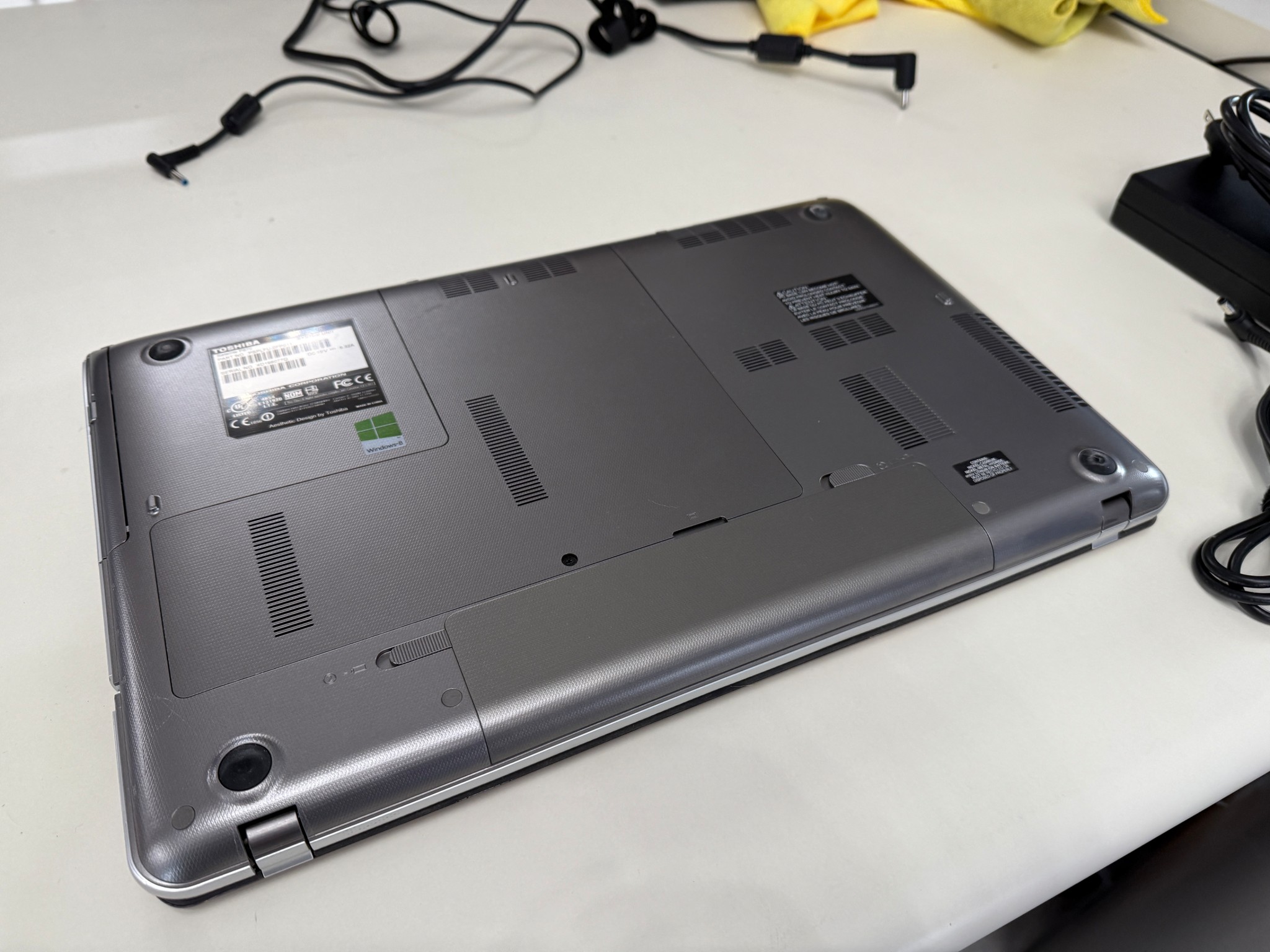 Toshiba Satellite P870- i7-3630QM+GeForce GT 630m+ 32GB Ram+ 256 SSD+W10